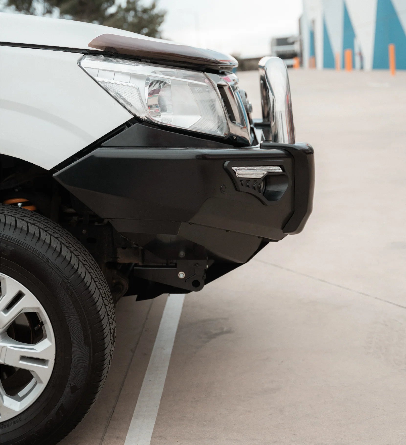 Navara NP300 2015-2020 808-01 Phoenix Bull Bar Single Stainless Loop Package