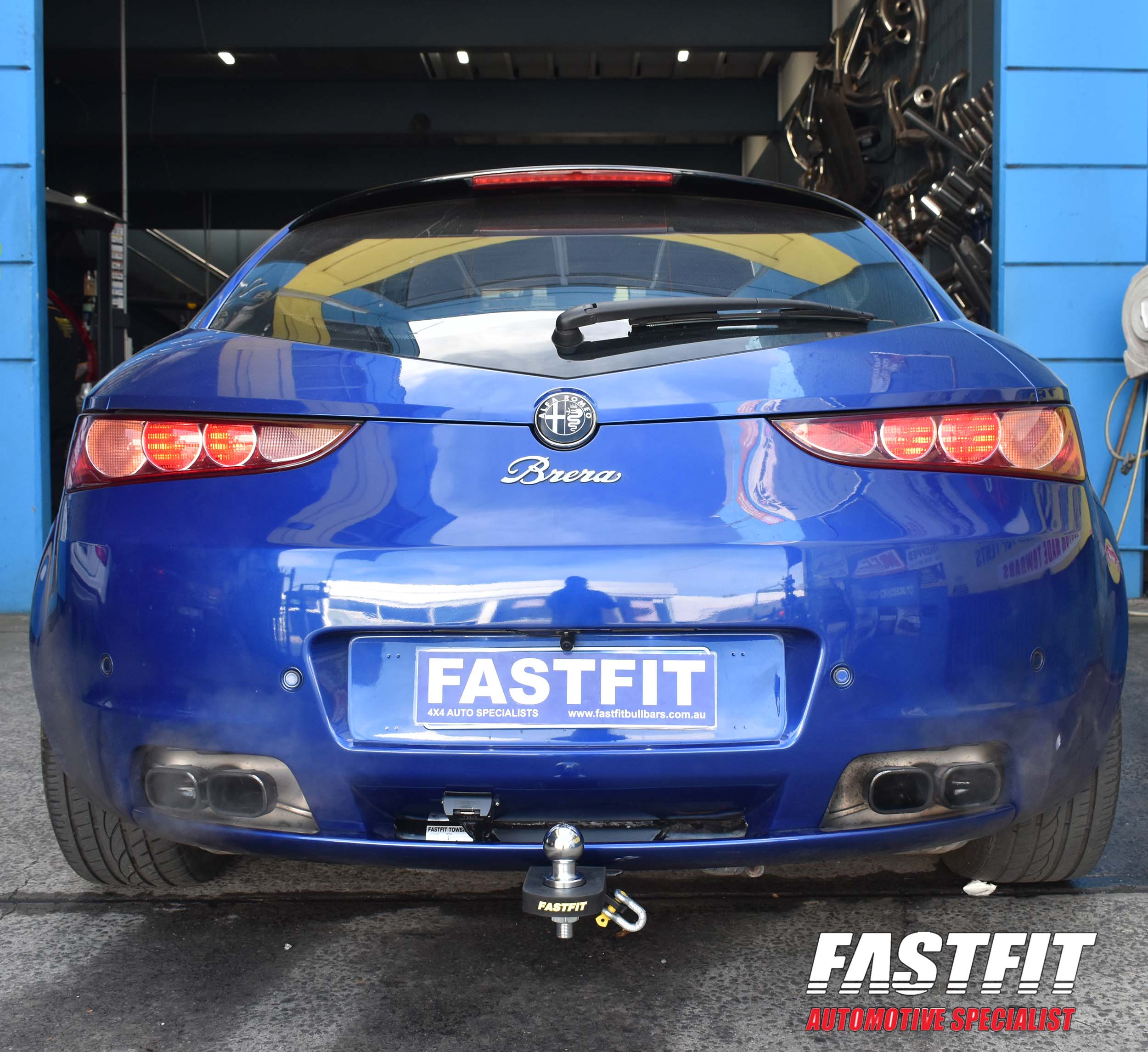 1ALFAROMEOBRERATOWBAR