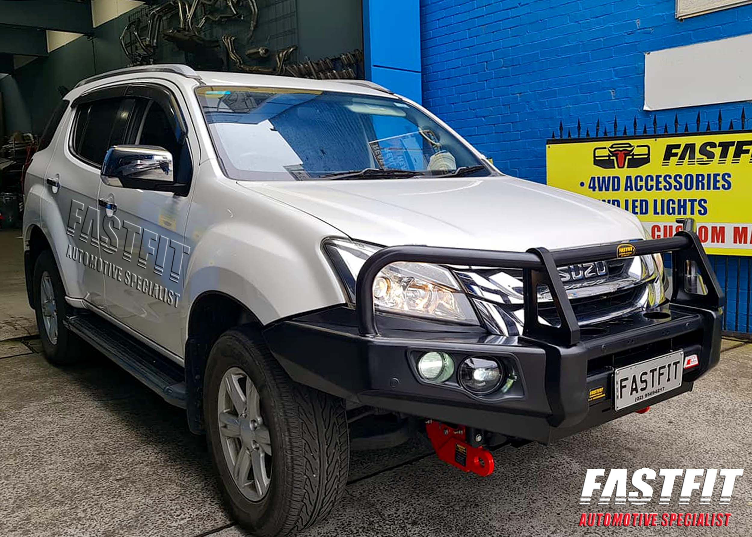 1ISUZUMUX2015FALCONBARWRECOVERYHOOKS