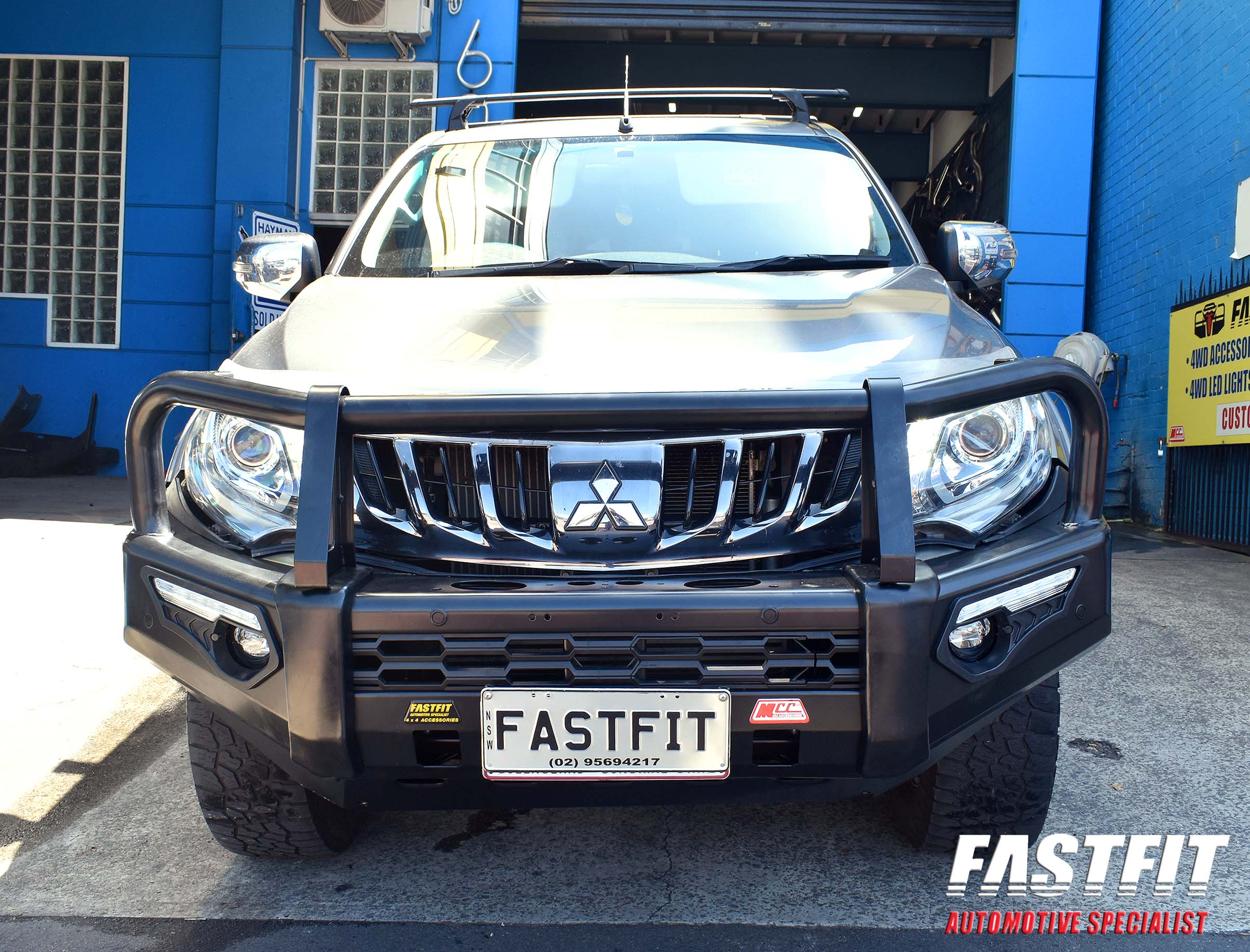 1MITSUBISHIMQTRITONPHOENIXAFRAMEBAR