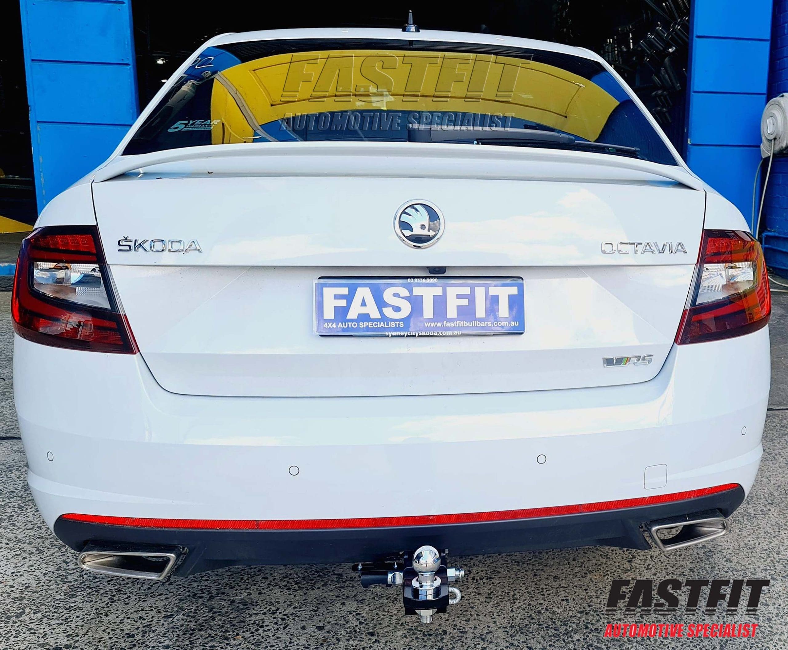 1SKODAOCTAVIATOWBAR