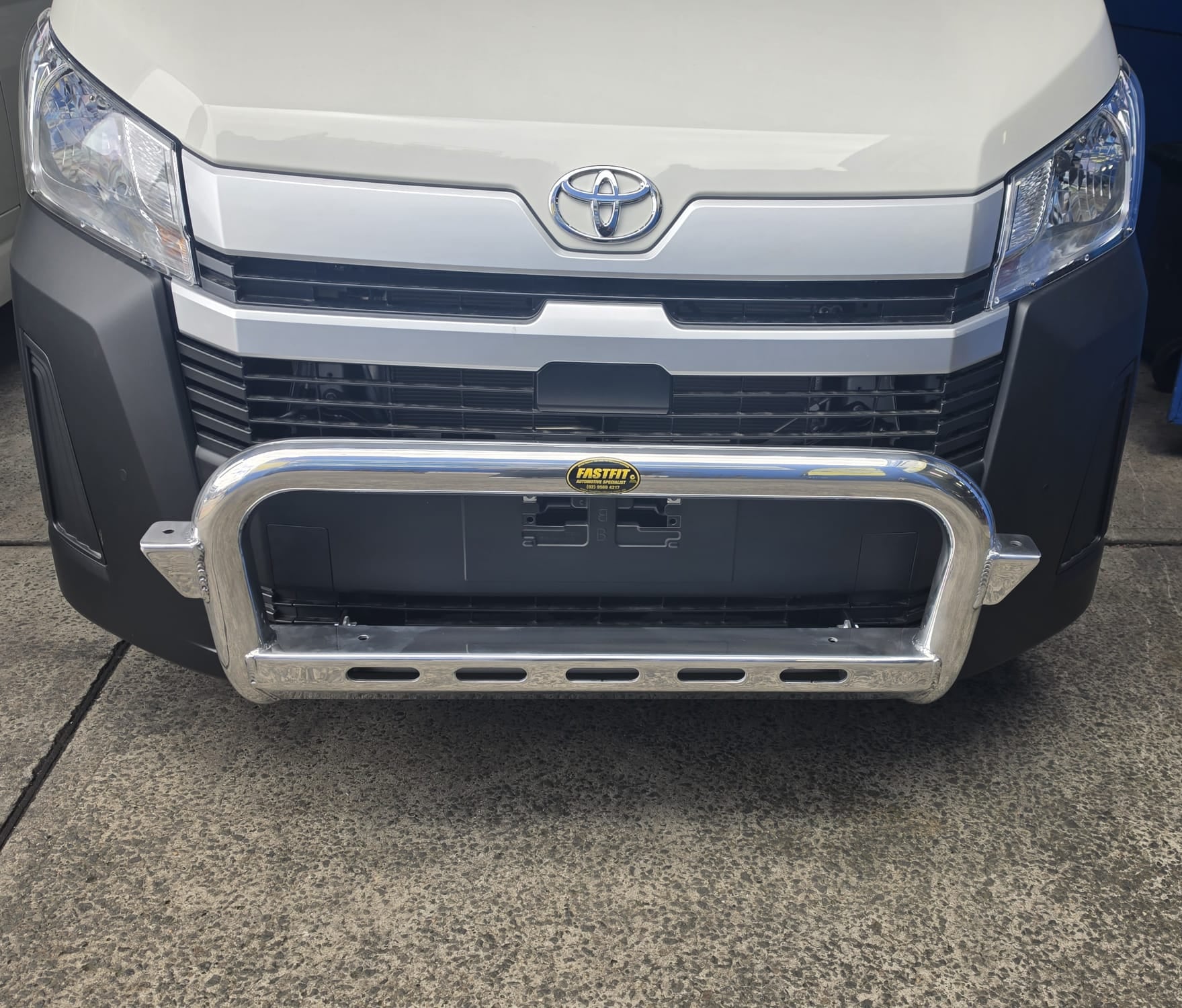 T10 Nudge Bar – Suitable for Toyota Hiace LWB/SLWB/Commuter – 2019 on.
