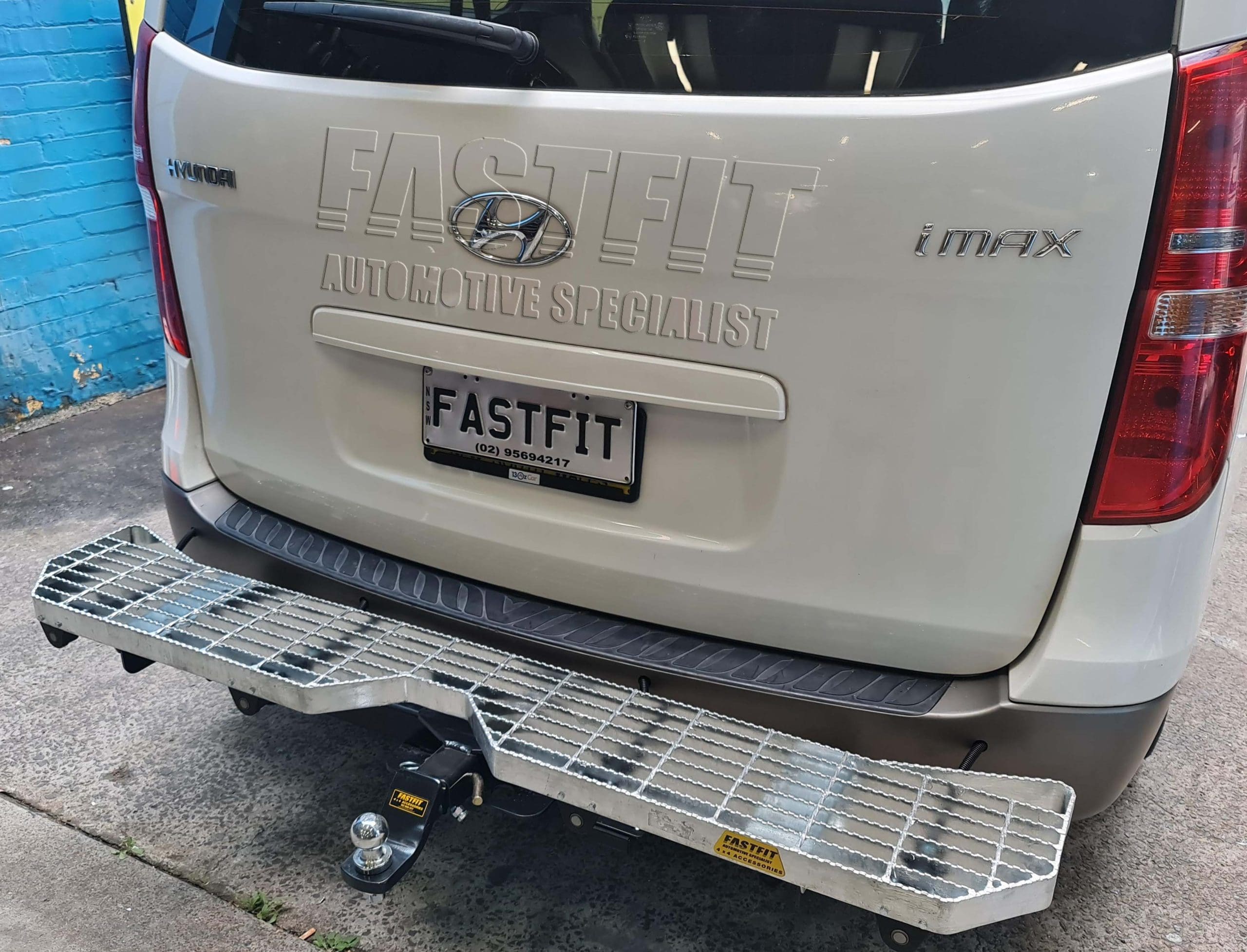 2HITCHTOWBARWITHGALSTEPHYUNDAIIMAX