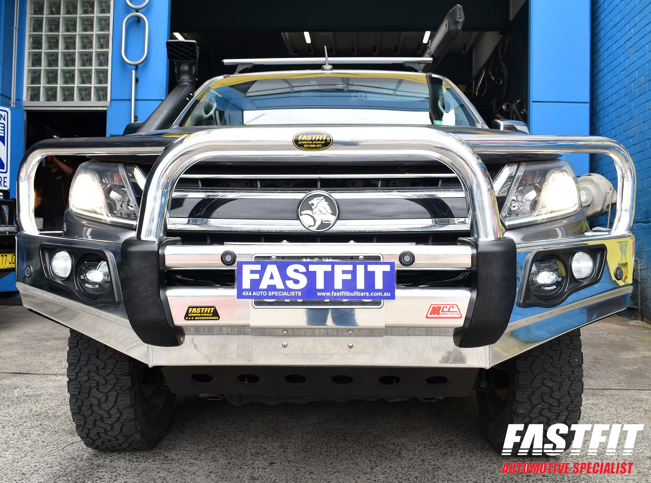 2HOLDENCOLORADOBULLBAR_SNORKEL