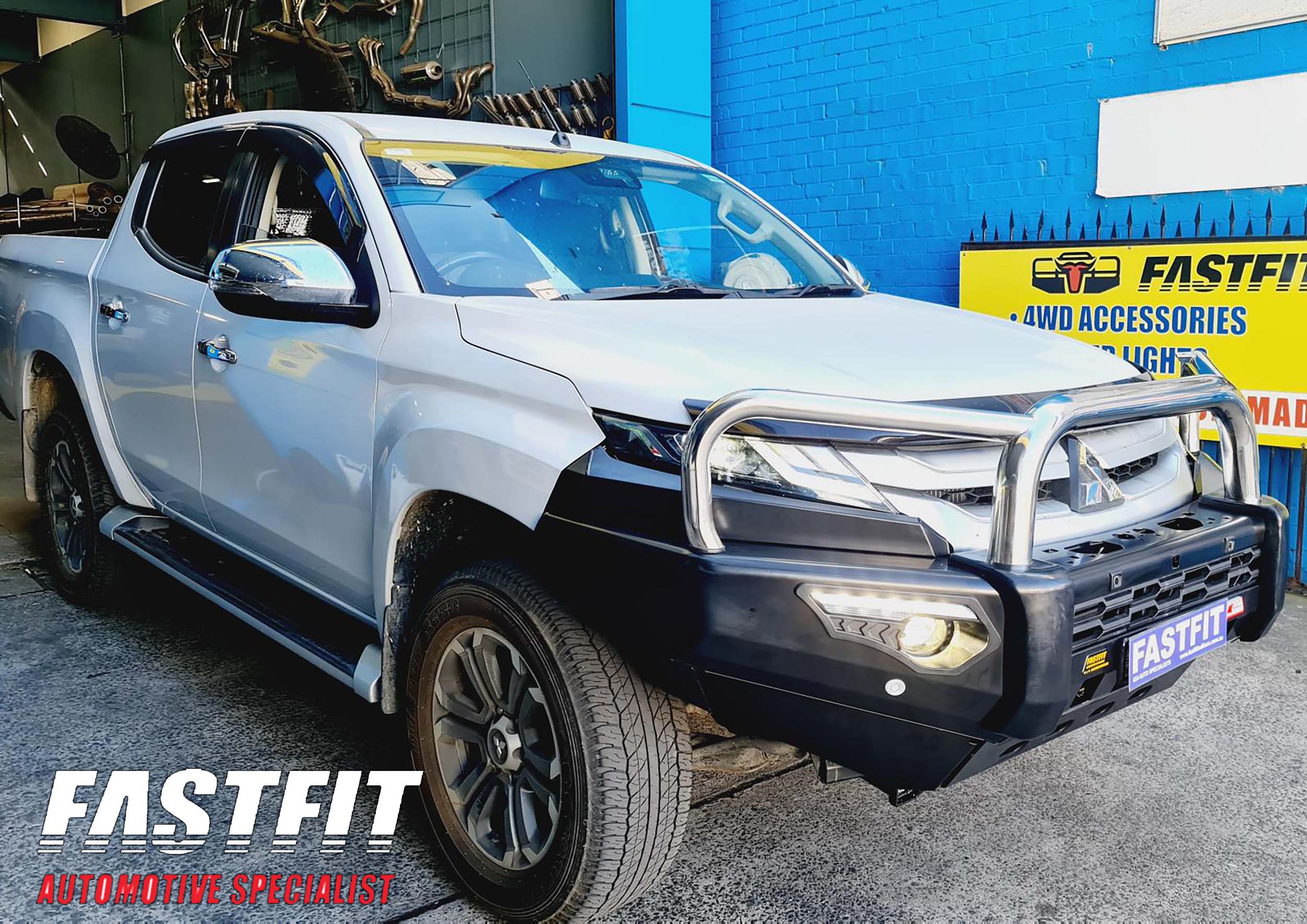 2MRTRITONPHOENIXBARSTAINLESSTRIPLELOOP