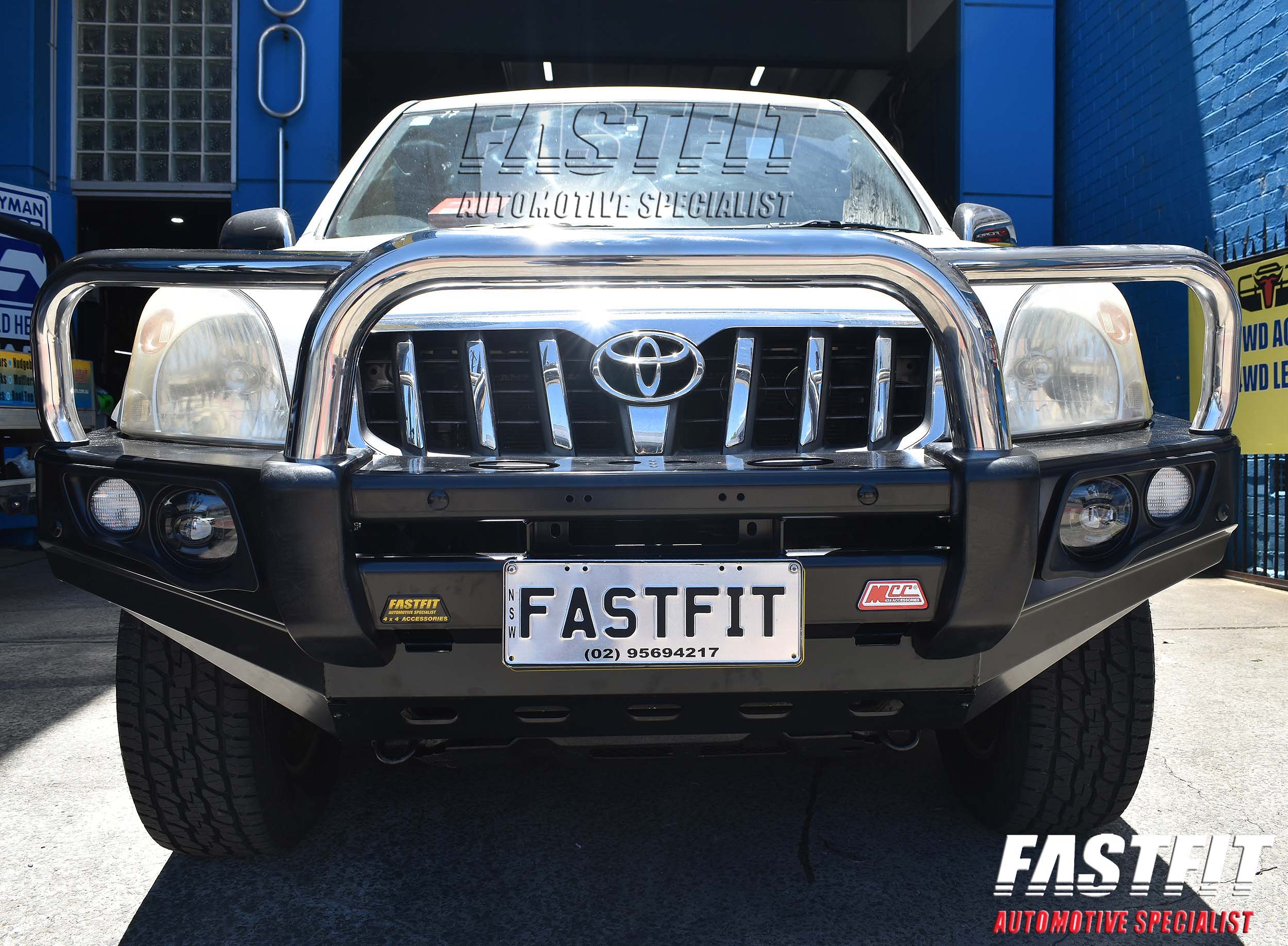 2PRADO120SERIESFALCONSTAINLESSTRIPLELOOPBAR