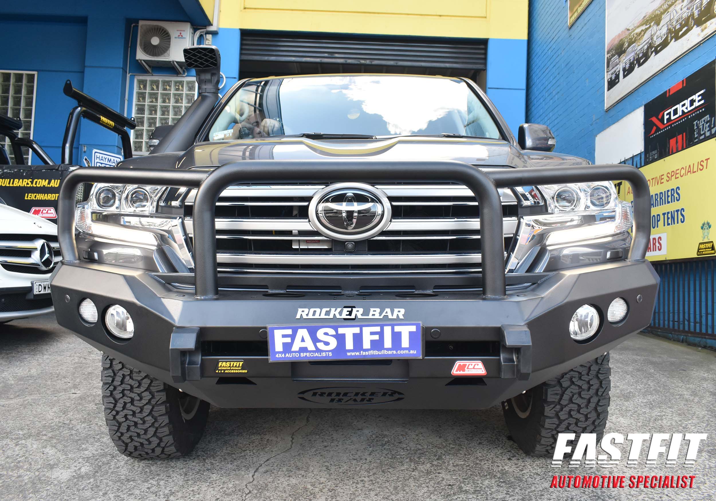 2TOYOTALANDCRUISER200SERIESTRIPLELOOPROCKERBAR