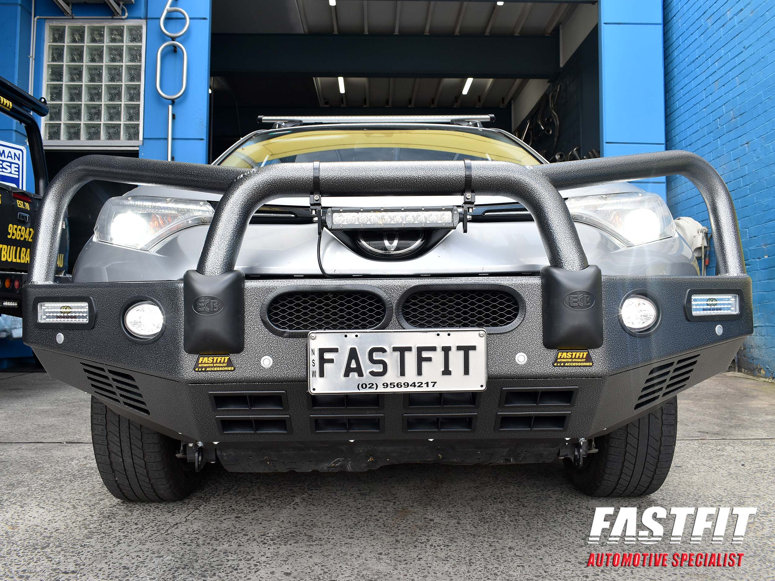 2TOYOTARAV4ECBBIGTUBESLTBULLBAR