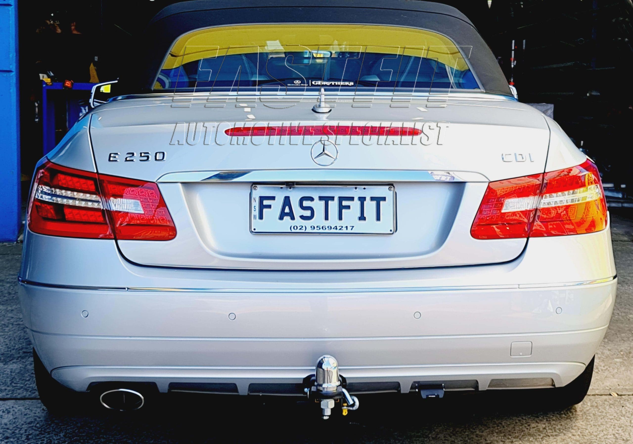 3CUSTOMMADETOWBARMERCEDES