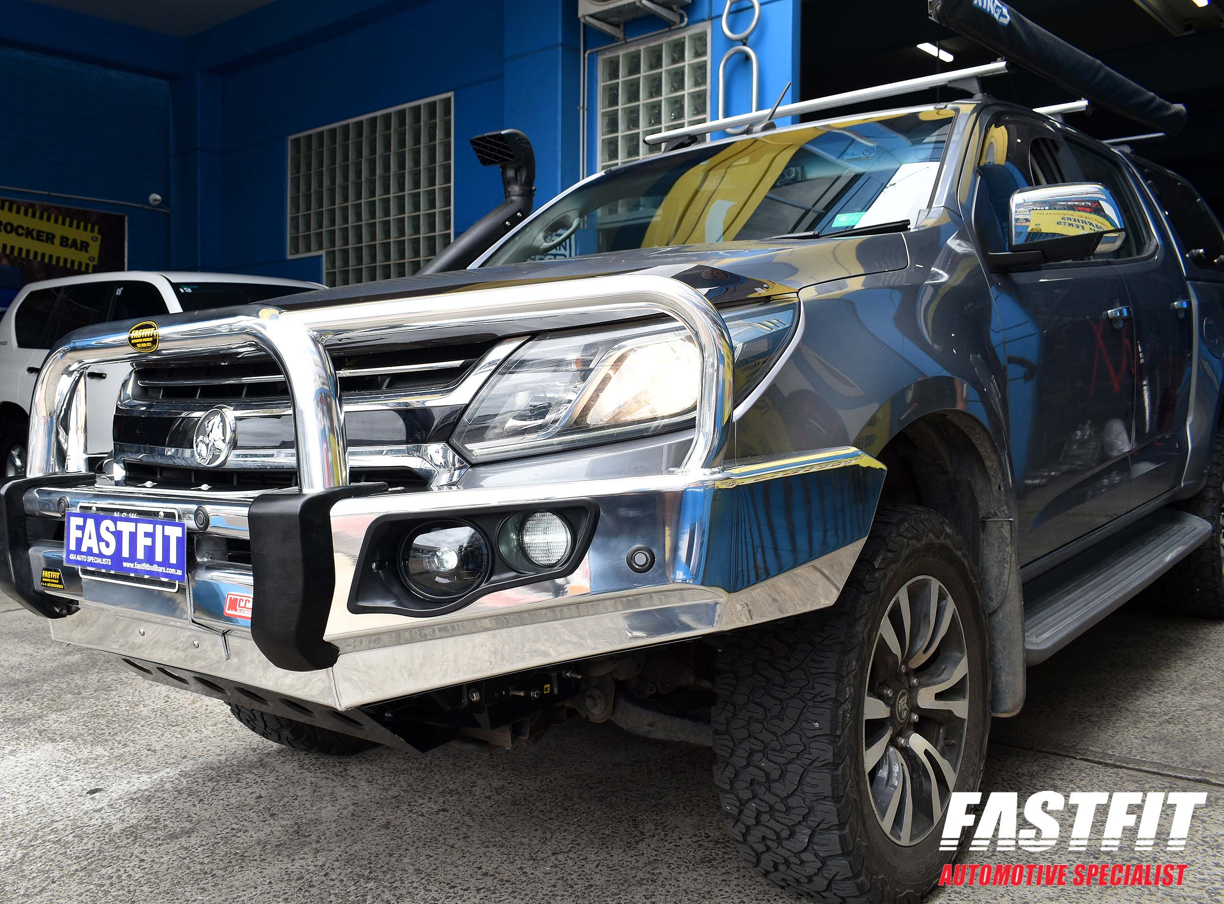 3HOLDENCOLORADOBULLBAR_SNORKEL