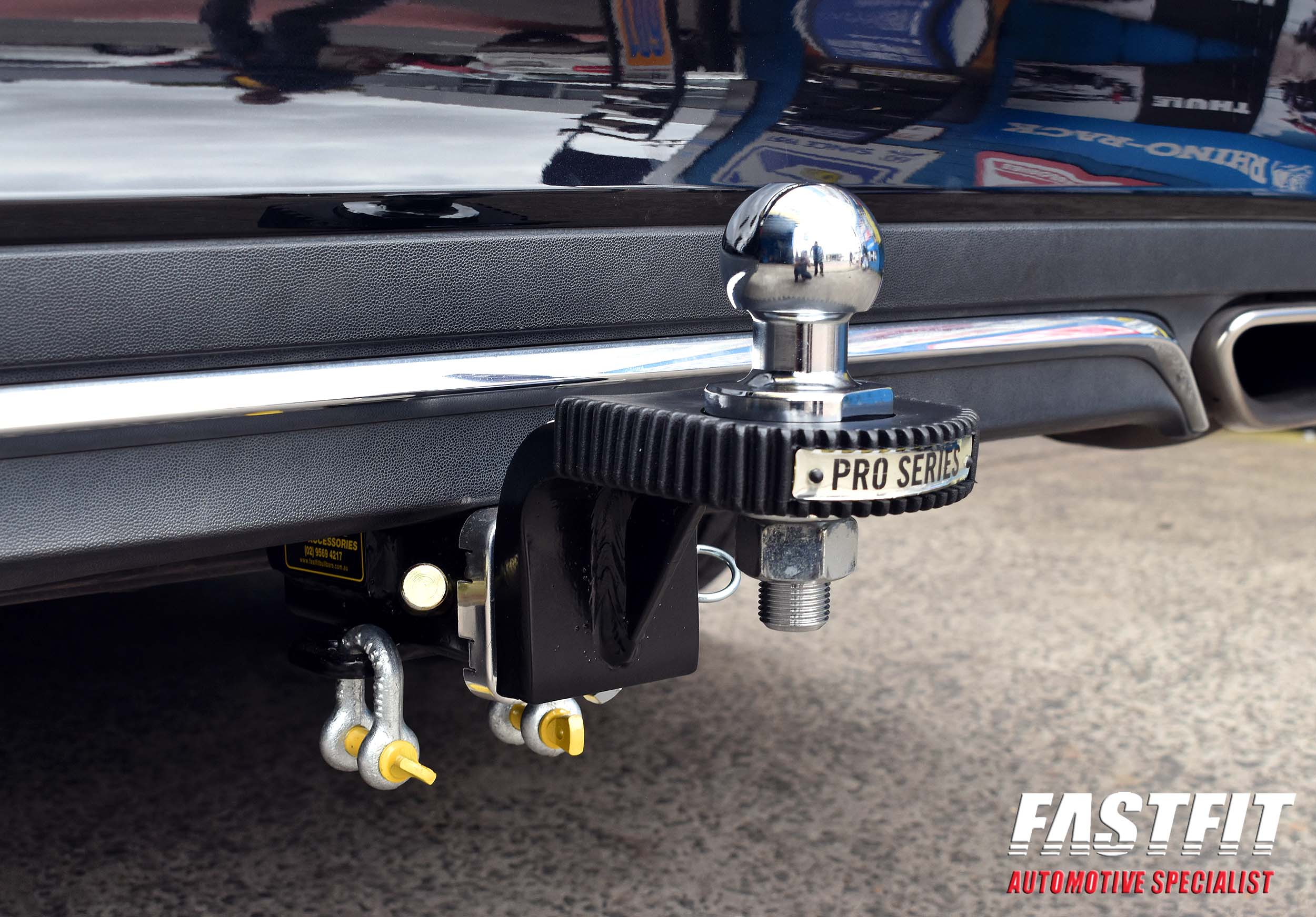 3MERCEDESECLASSSEDANHAYMANREESETOWBAR