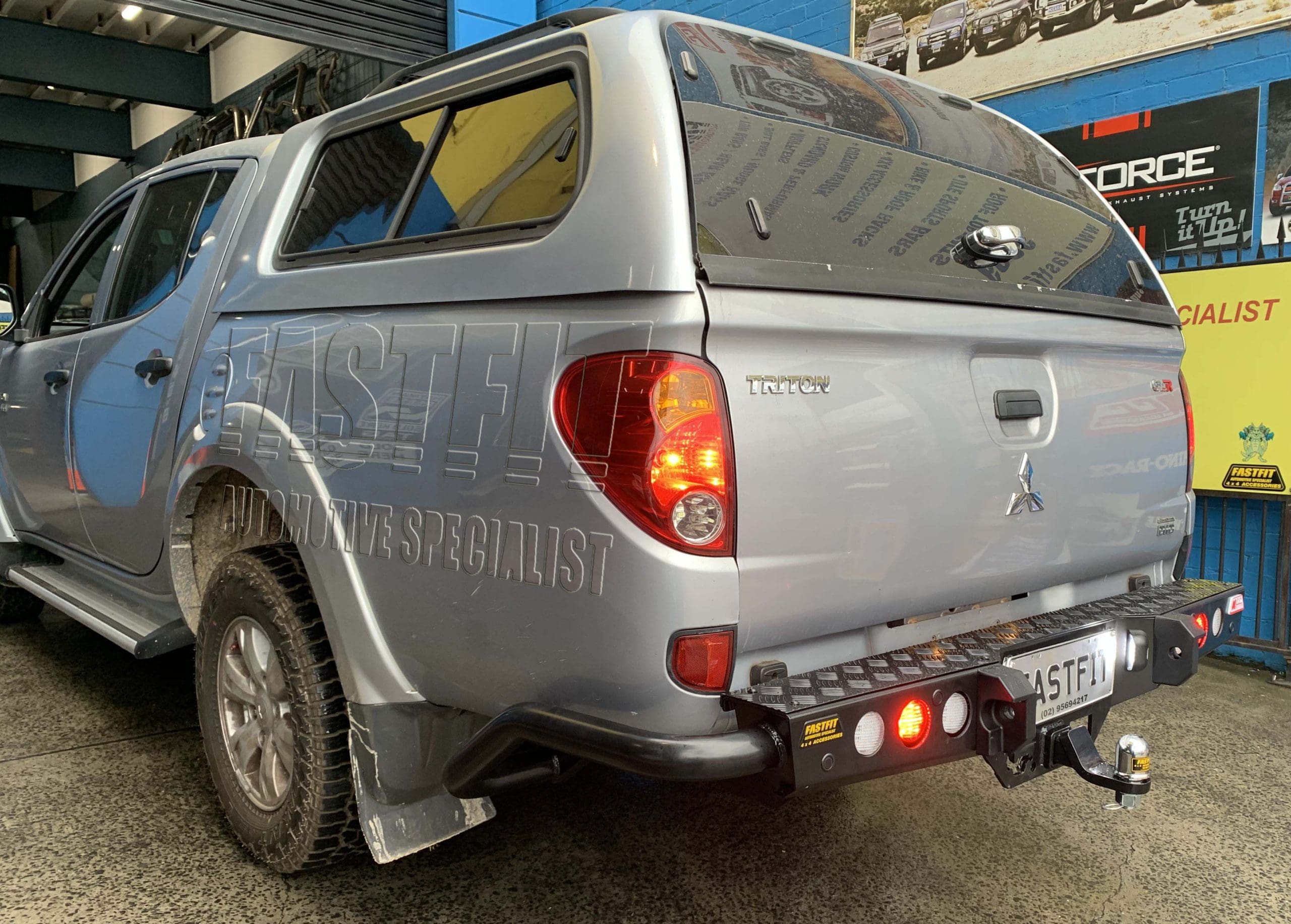 3MNTRITONJACKREARWTAILLIGHTS_STEP