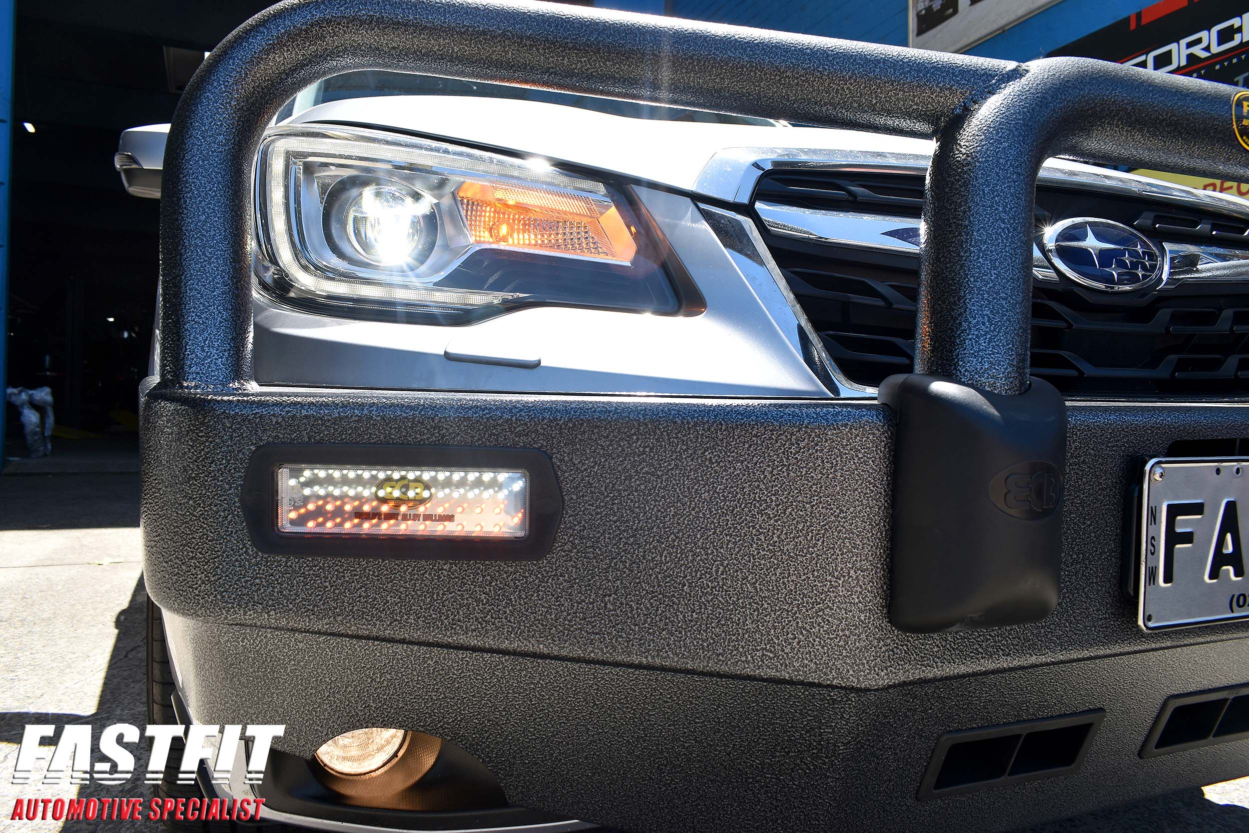 3SUBARUFORESTERECBSILVERHAMMERTONEBULLBAR