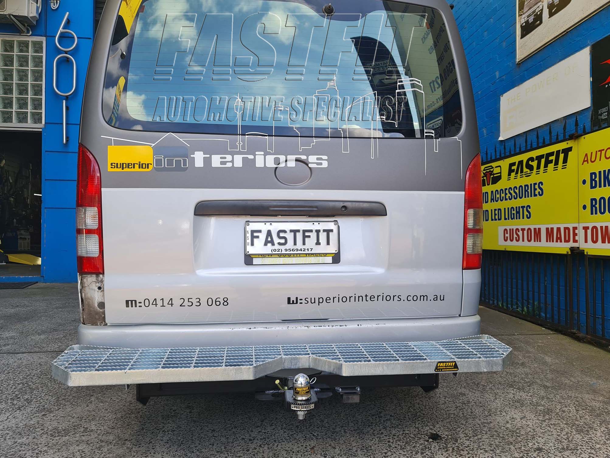 3ToyotaHiAceVan2009TelstraStepwHeavyDutyTowbar