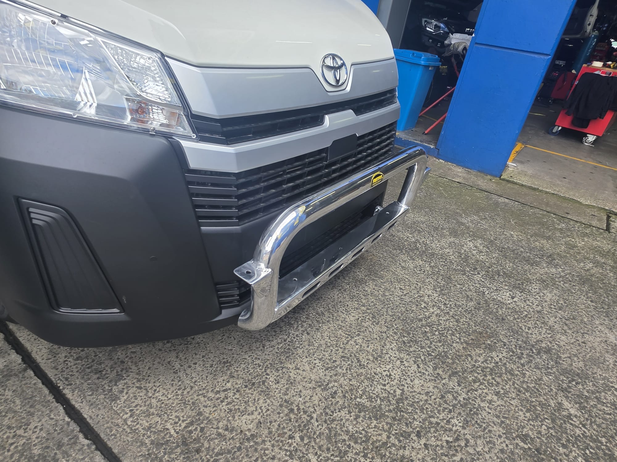 T10 Nudge Bar – Suitable for Toyota Hiace LWB/SLWB/Commuter – 2019 on.