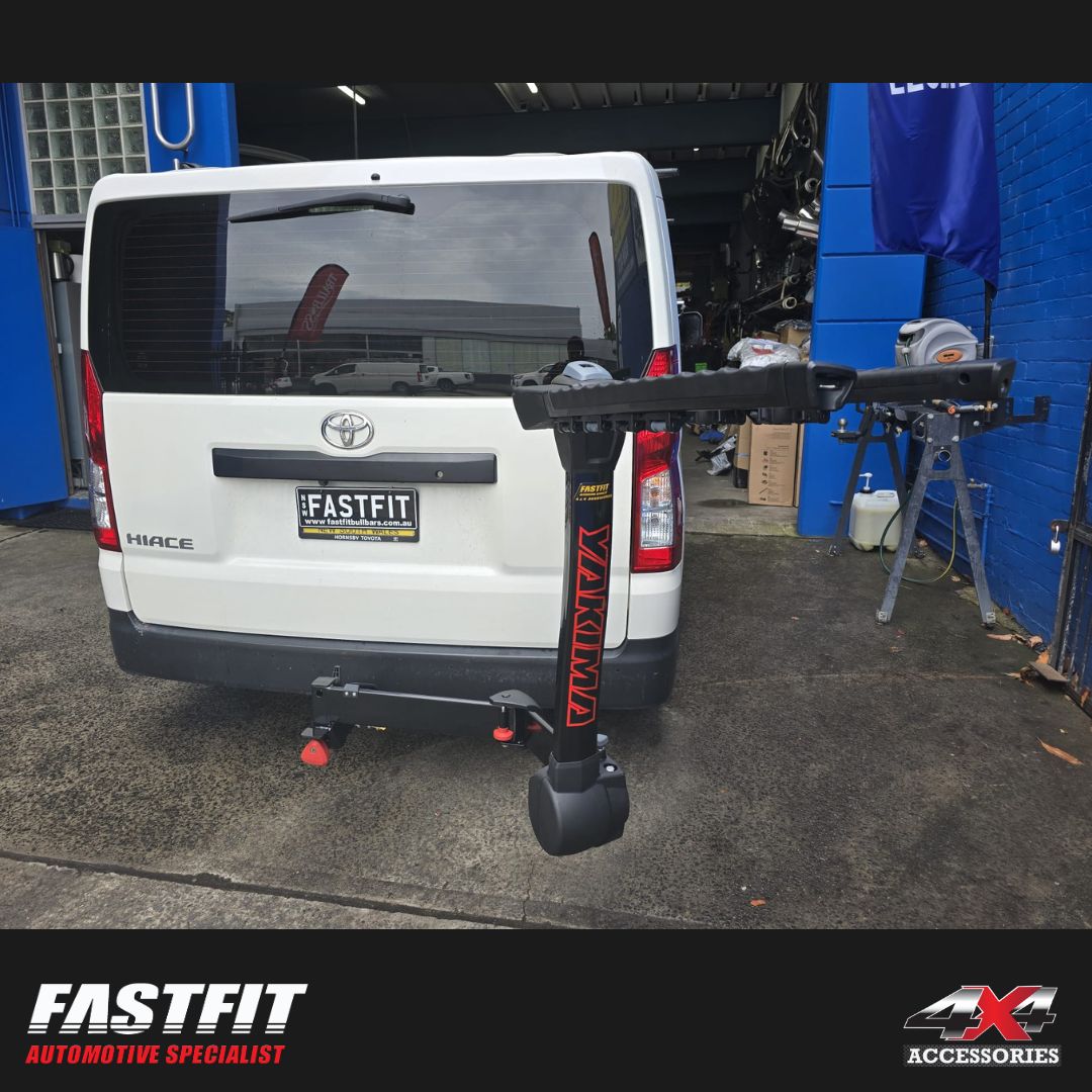 YAKIMA FullSwing Black 4 Bike Hitch Mounted Carrier
