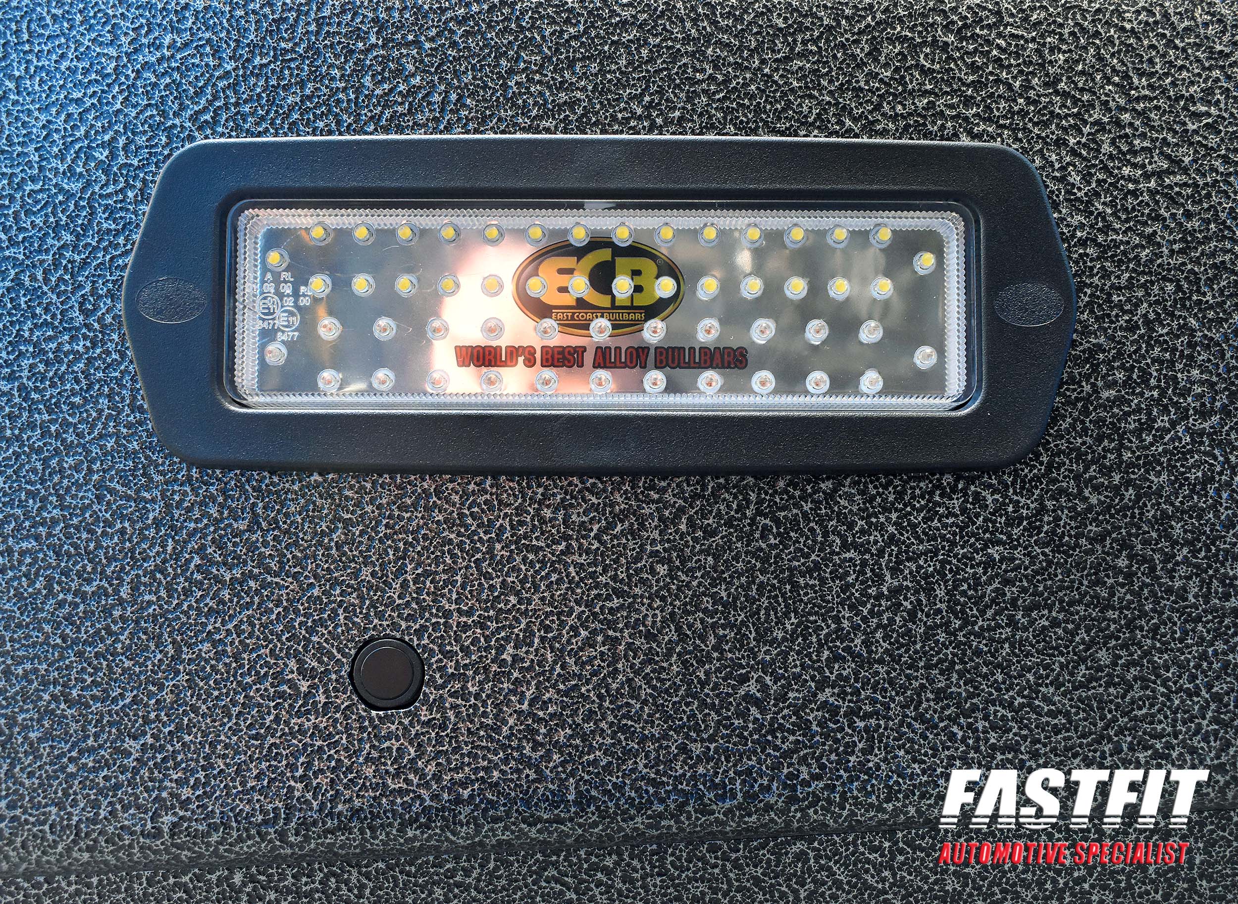 4TOYOTAHIACEBIGTUBESHTBULLBAR