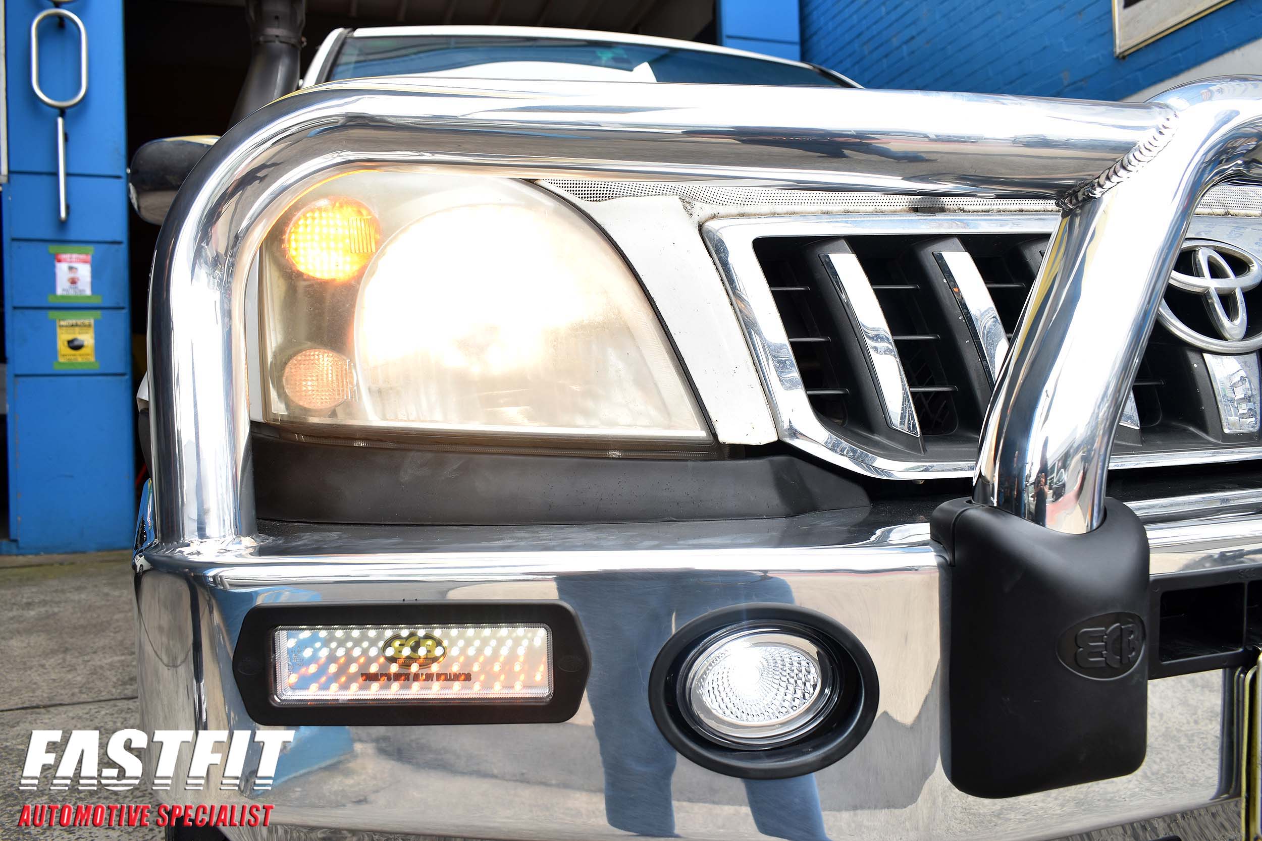 4TOYOTAPRADO120SERIESECBBIGTUBEALLOYPROTECTIONBULLBAR