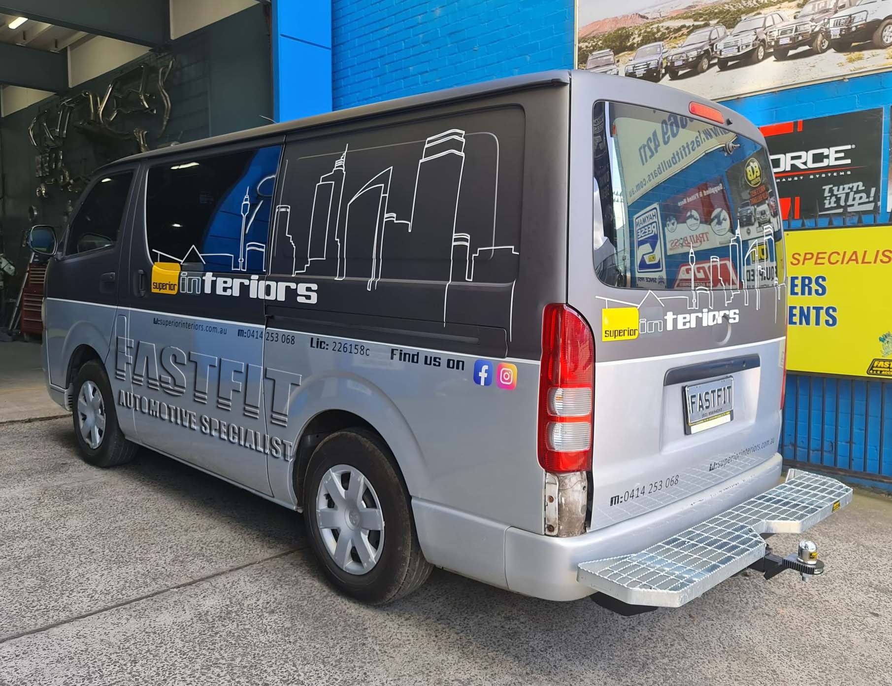 4ToyotaHiAceVan2009TelstraStepwHeavyDutyTowbar