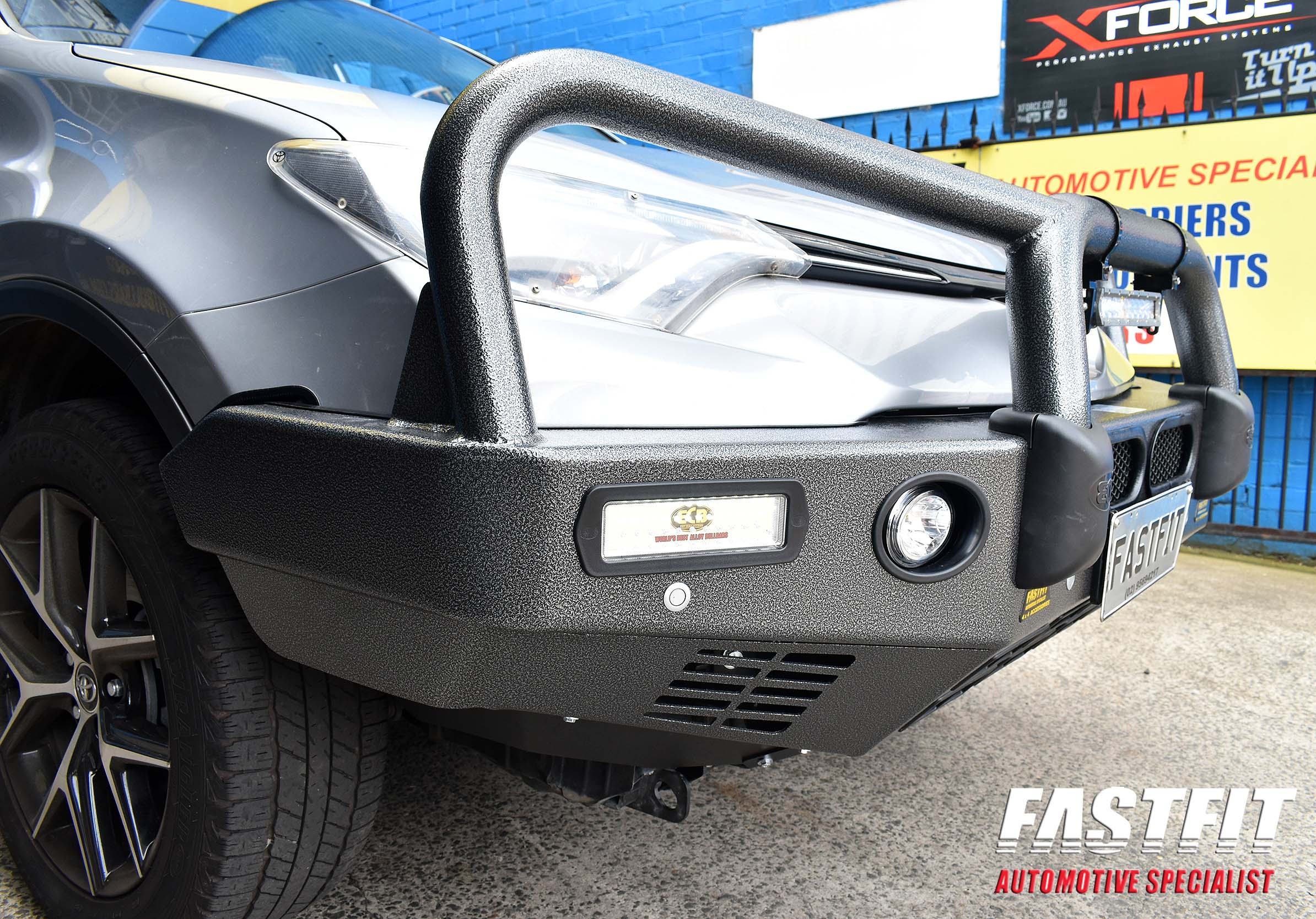 5TOYOTARAV4ECBBIGTUBESLTBULLBAR