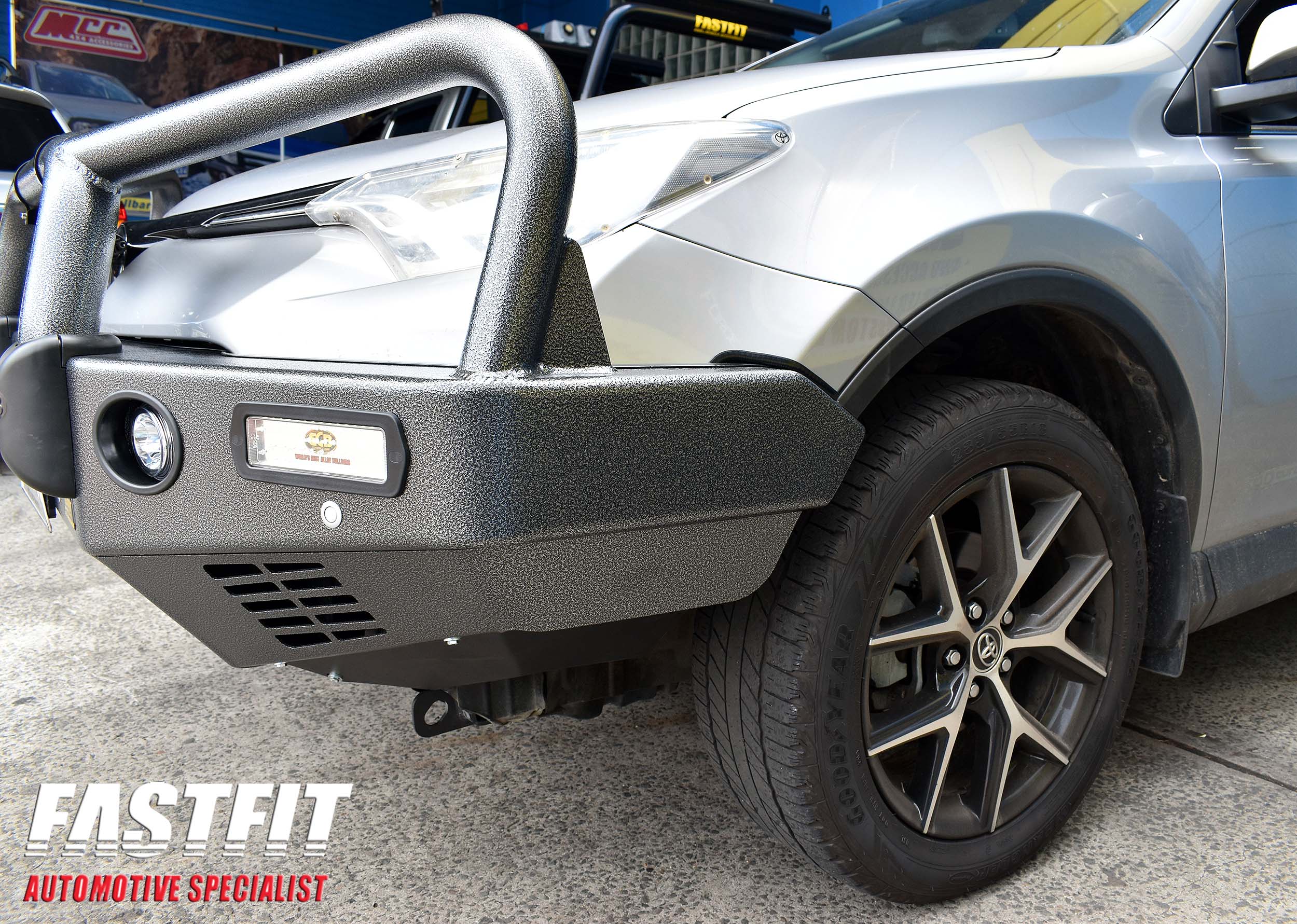 6TOYOTARAV4ECBBIGTUBESLTBULLBAR