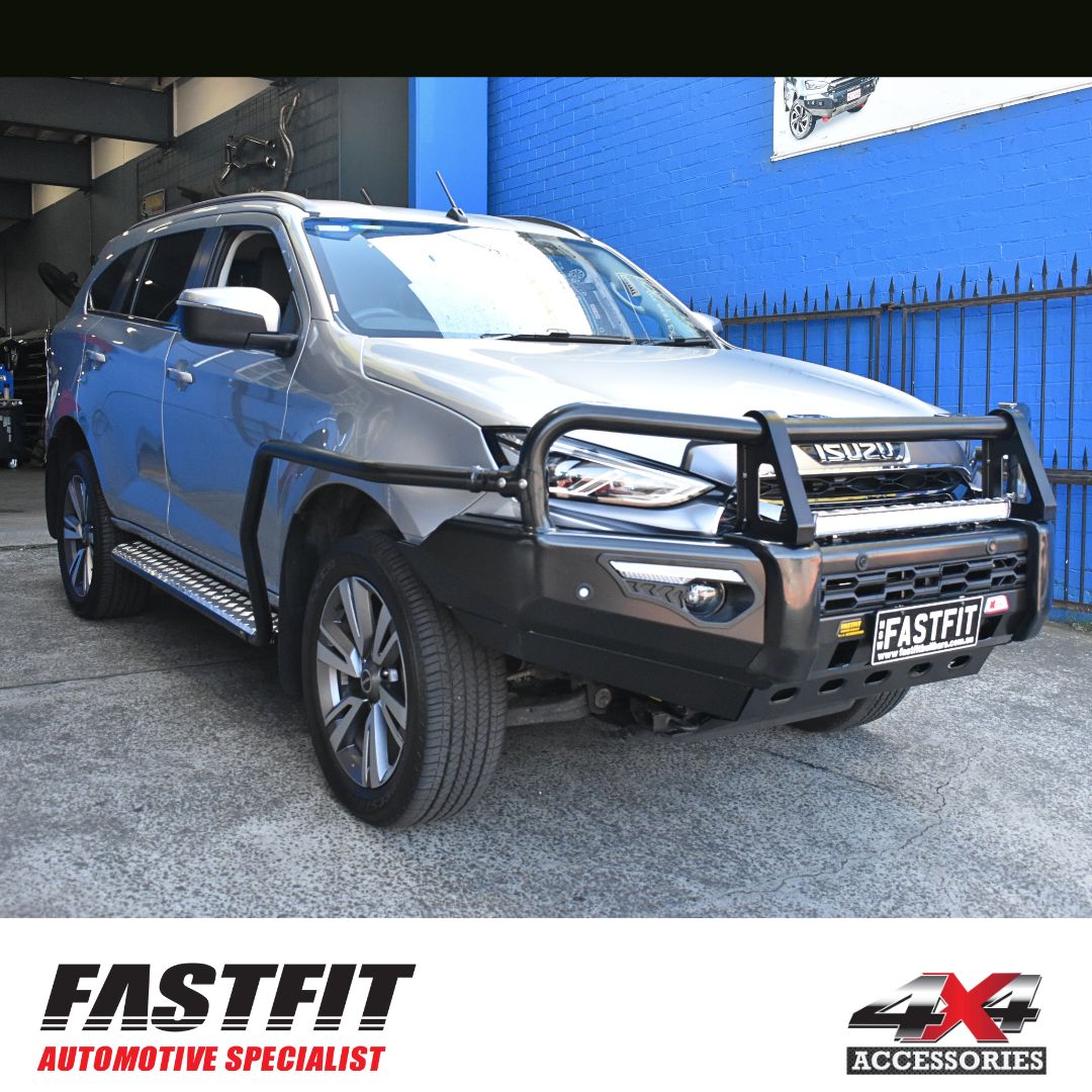 MCC 039BSR Side Step and Rail Package (Chrome Step Plate) to suit Isuzu MUX Gen 3 2020-On