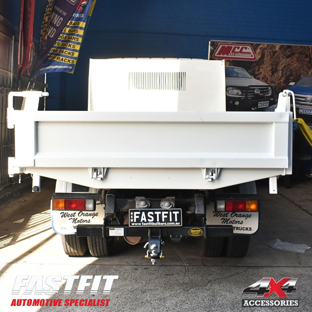 TAG MULTIFIT TRUCK TOWBAR (UNDERMOUNT HITCH) TO SUIT MITSUBISHI FUSO CANTER 515 TIPPER TRUCK