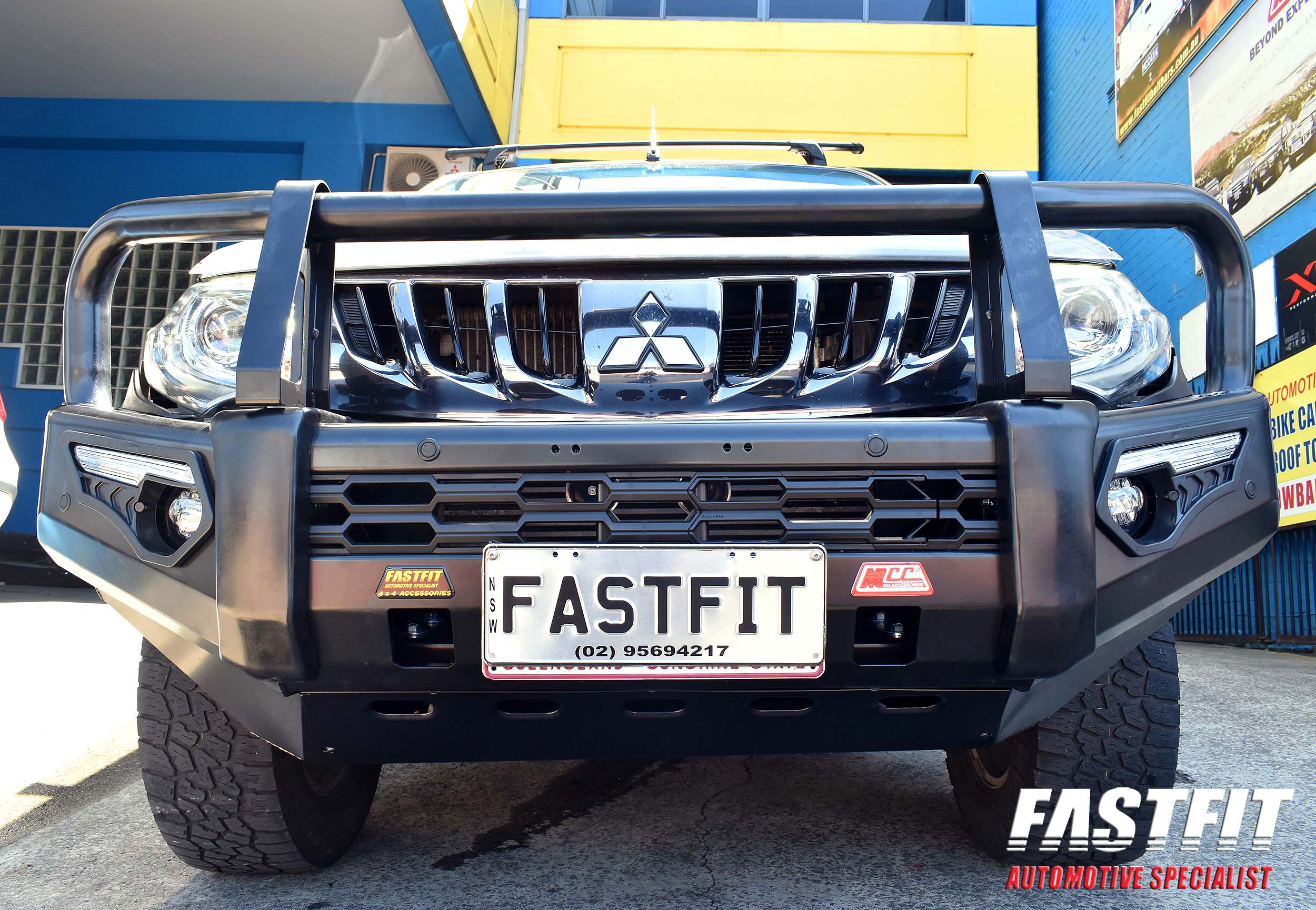 8MITSUBISHIMQTRITONPHOENIXAFRAMEBAR