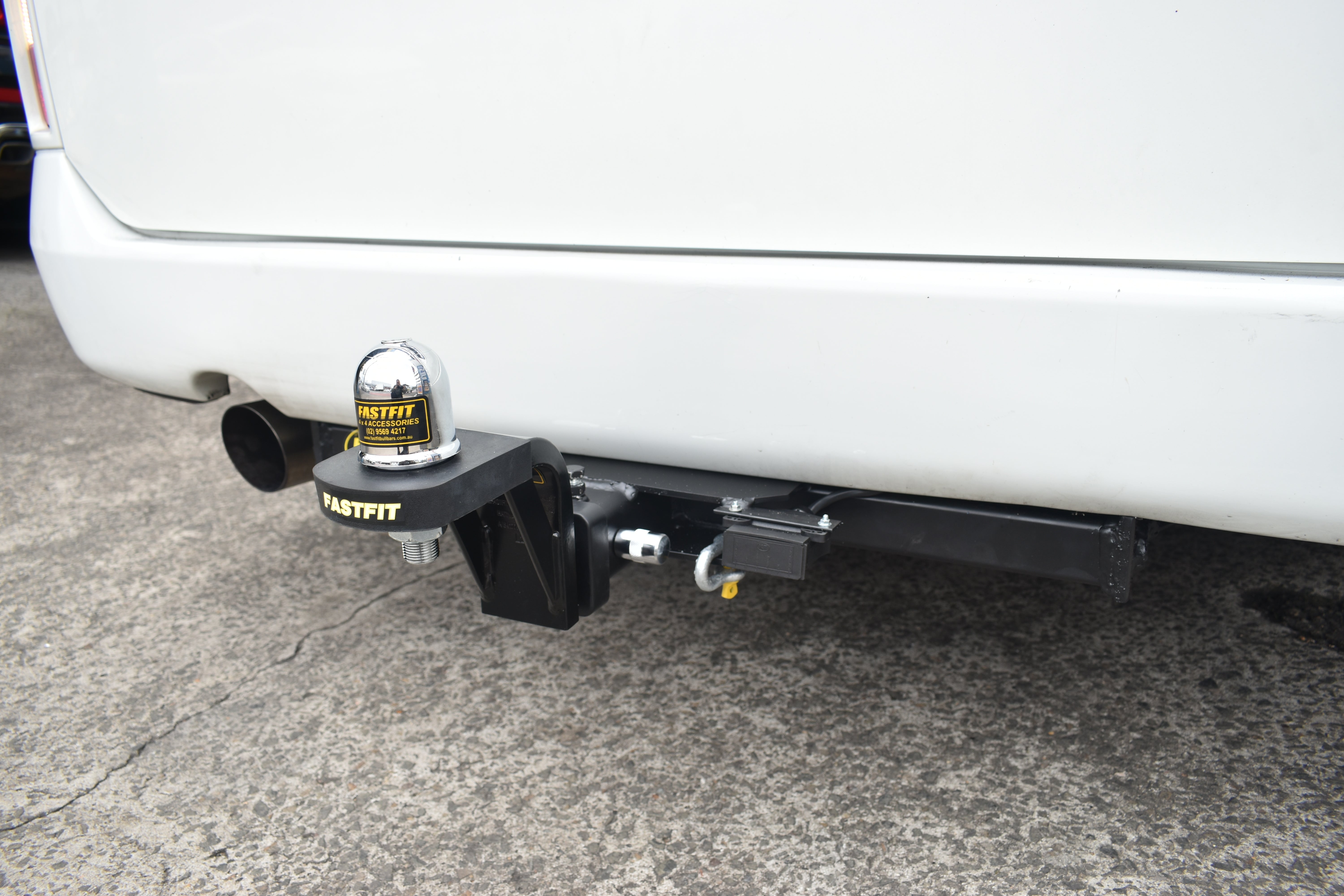 FastFit Heavy Duty Hitch Tow Bar To Suit Nissan ElGrand E51 (2002-2010)
