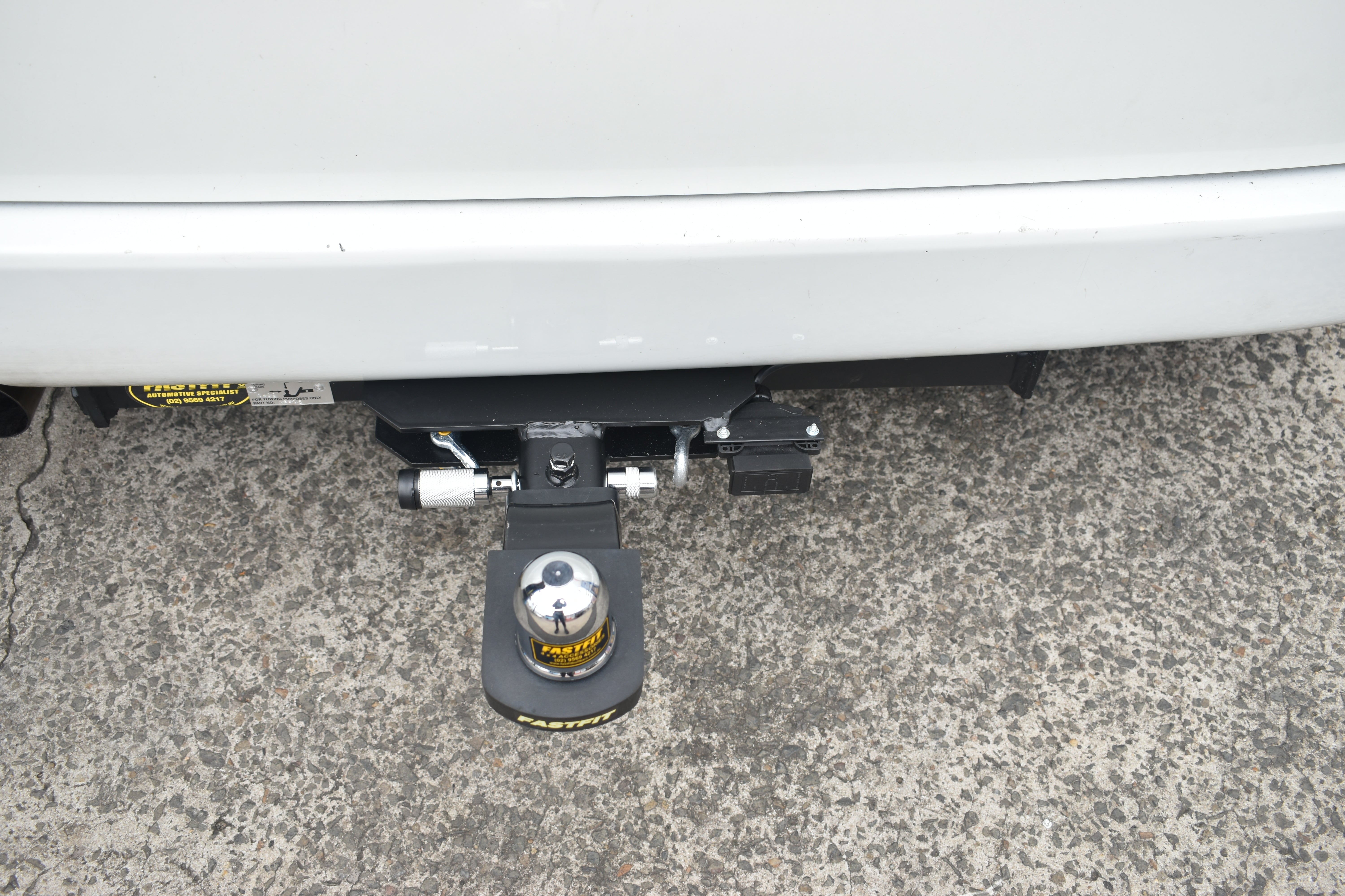 FastFit Heavy Duty Hitch Tow Bar To Suit Nissan ElGrand E51 (2002-2010)