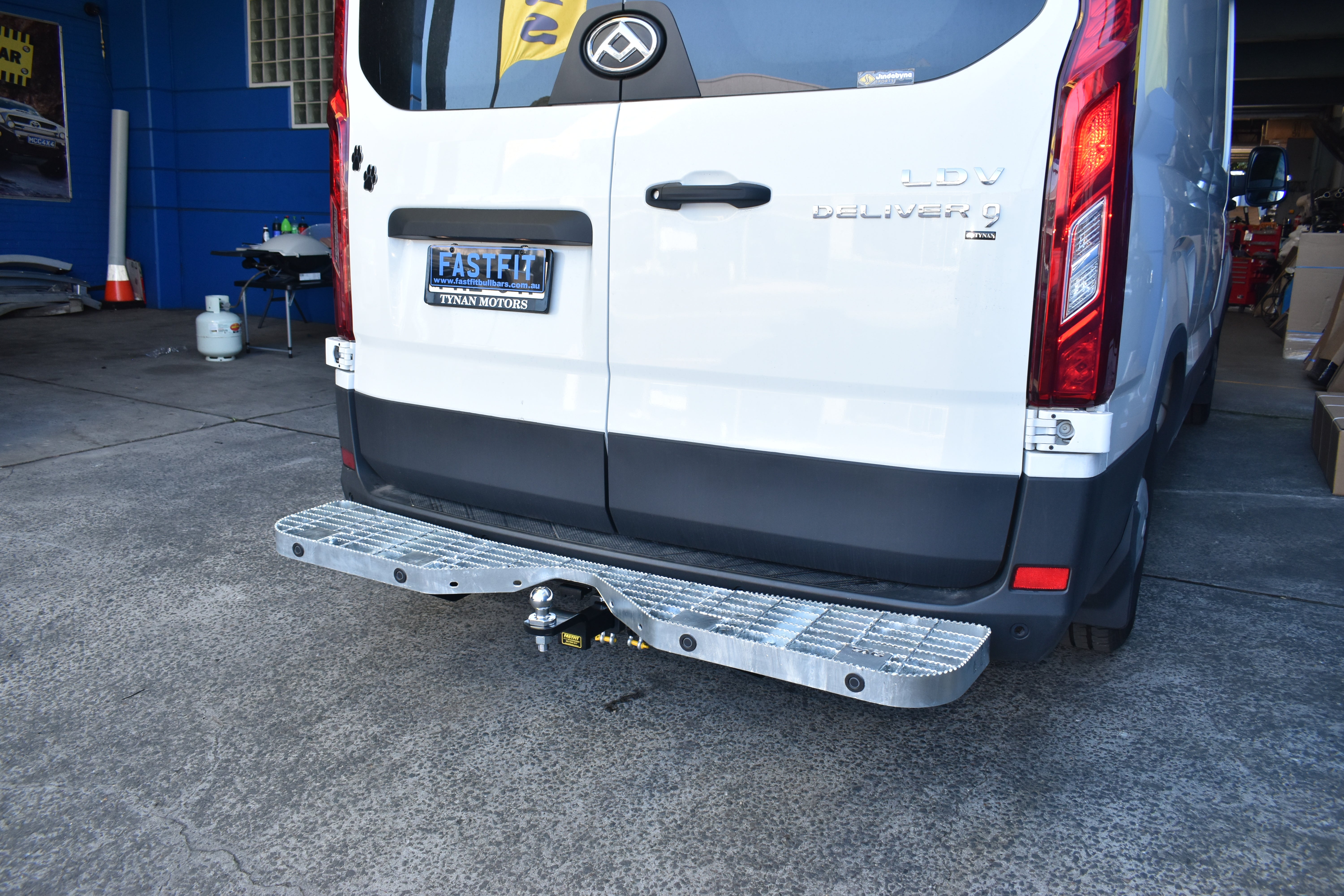 TAG Rear Step & Towbar for LDV Deliver 9 Van LWB models (07/2020 - on)