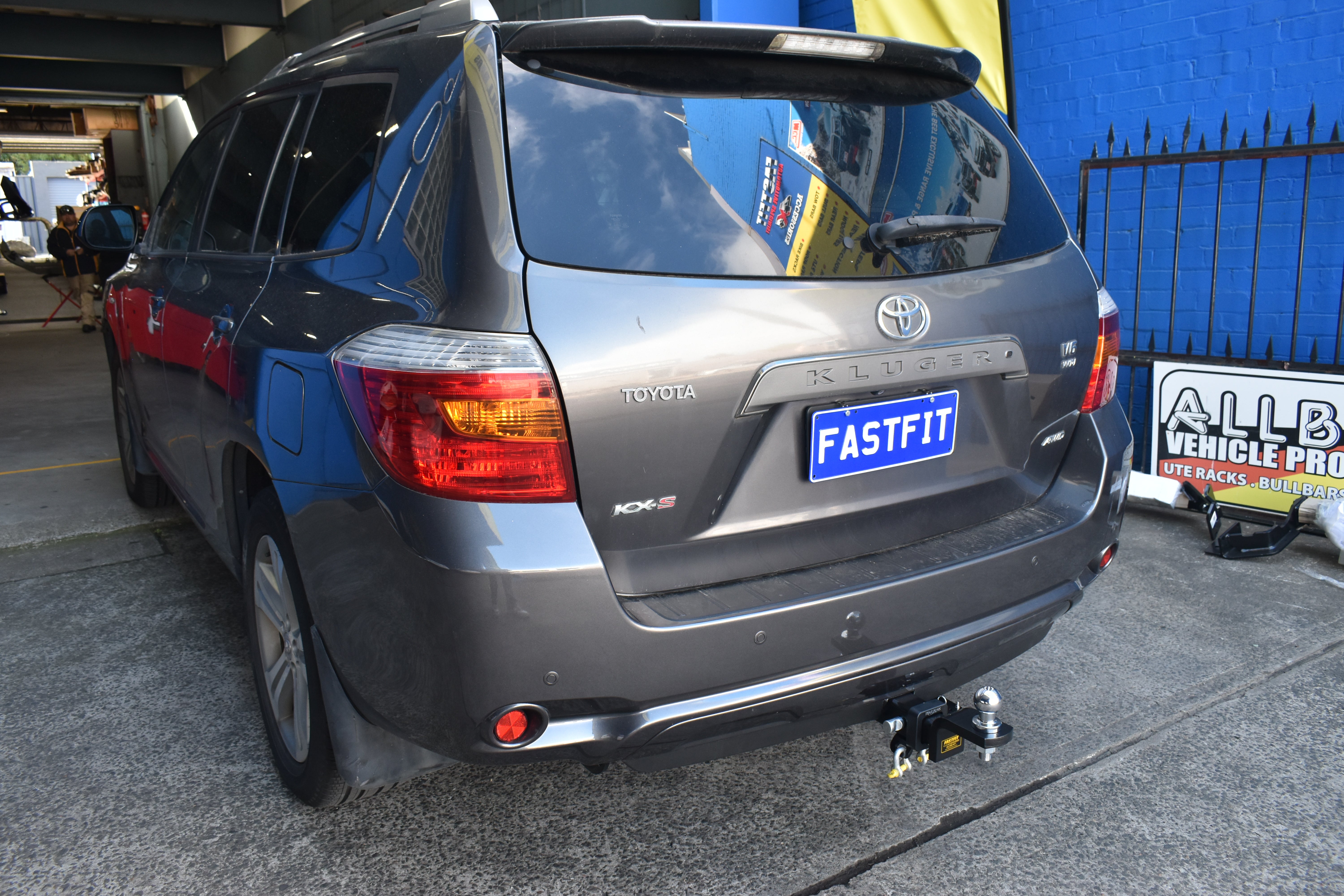 TRAILBOSS Heavy Duty TowBar to suit TOYOTA KLUGER SUV GSU40R/GSU45R 08/2007-02/2014