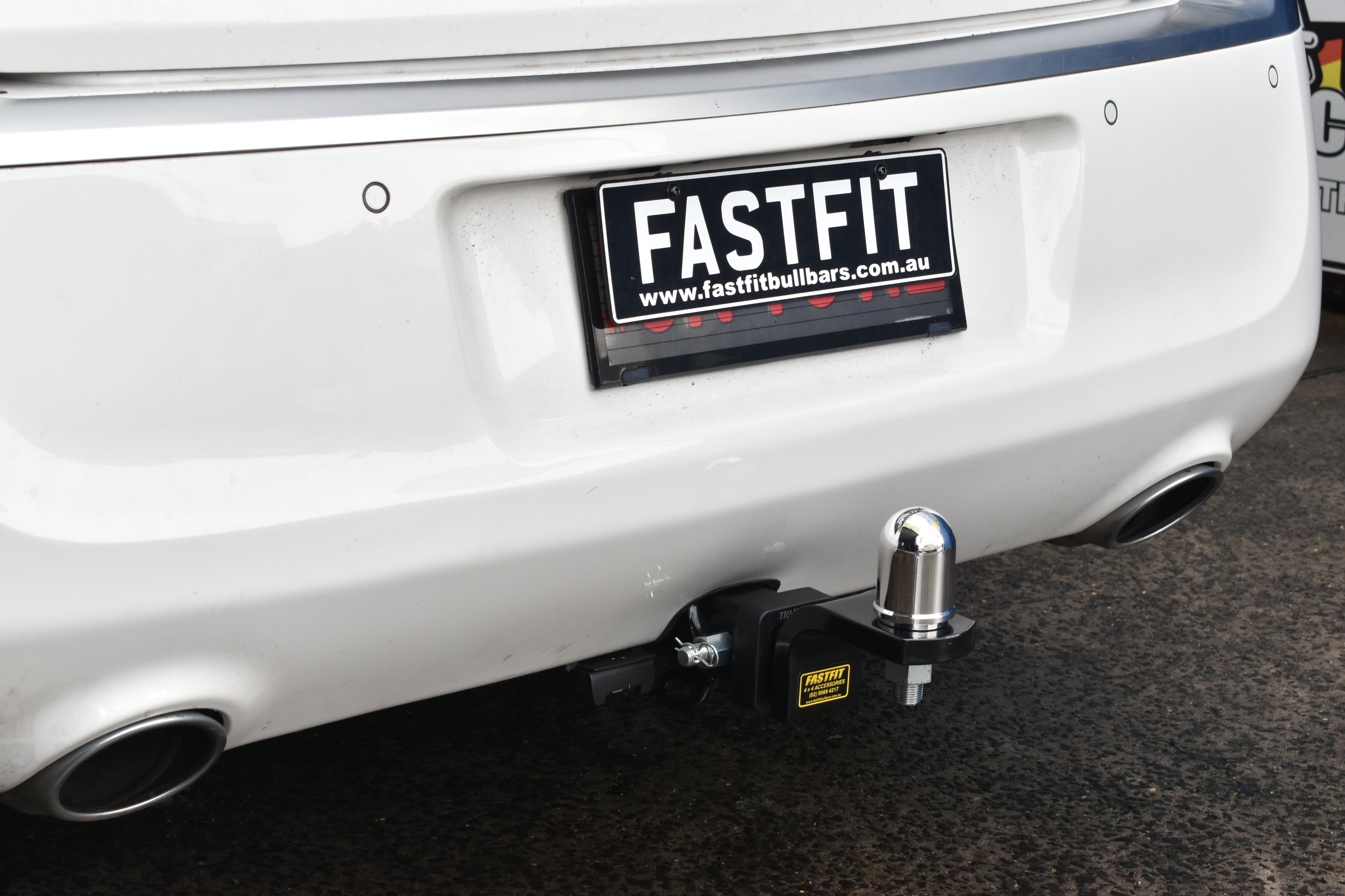 TRAILBOSS TOWBAR TO SUIT Chrysler 300C Sedan (Not SRT-8) 11/2005 - 05/2012