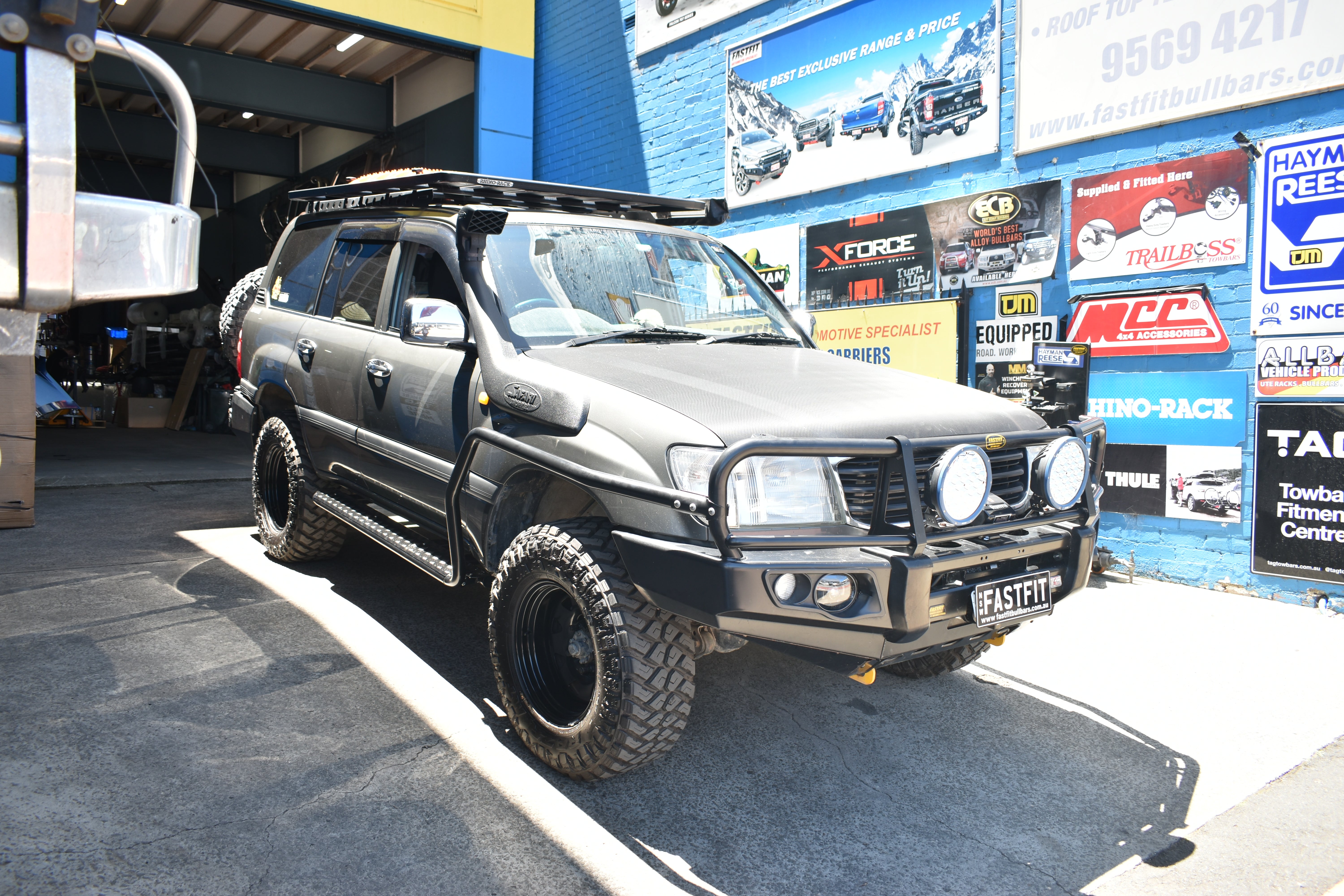 MCC 030-09SR Side Steps & Rails to suit TOYOTA LANDCRUISER 100 SERIES (IFS)