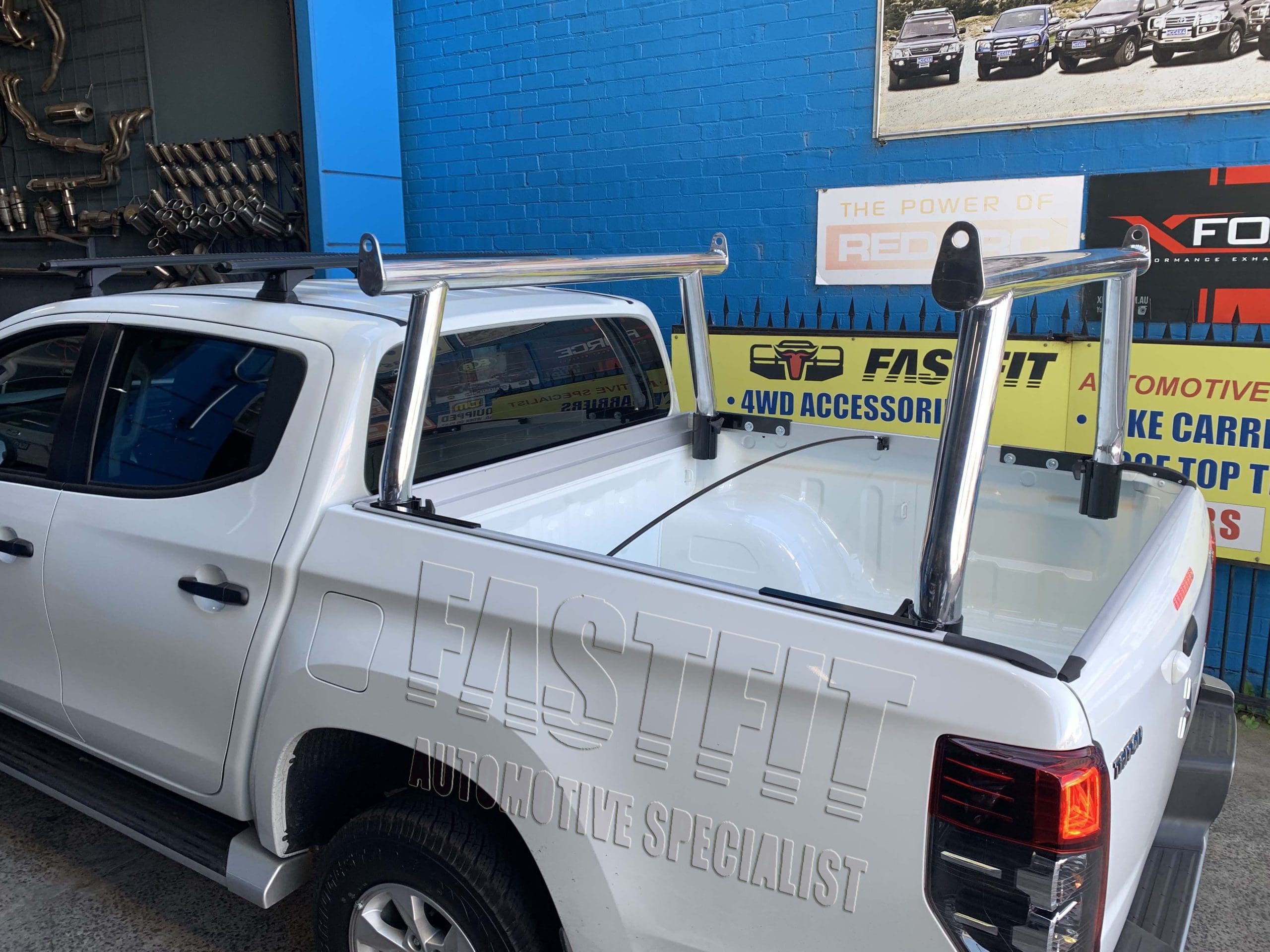 MITSUBISHIMRTRITONFRONT_REARROLLBARS