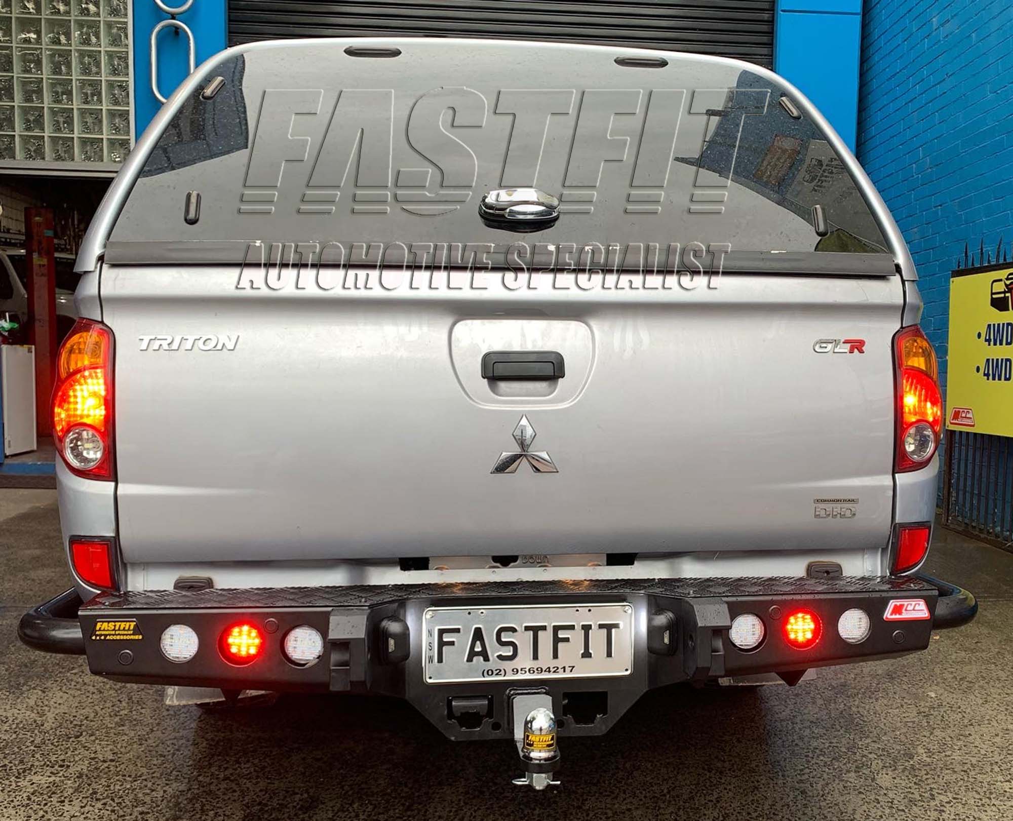 MNTRITONJACKREARWTAILLIGHTS_STEP