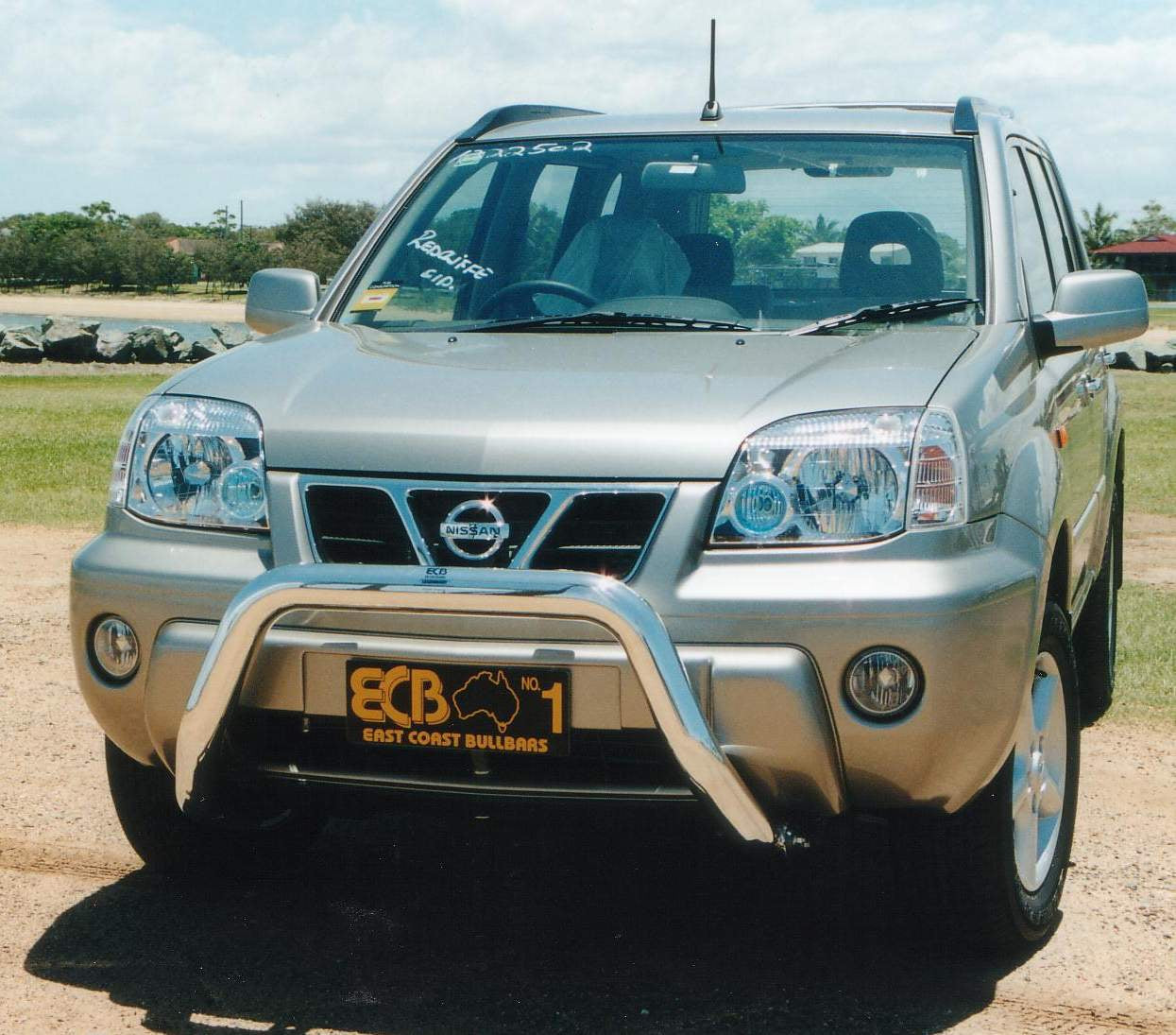 ECB NUDGE BAR (BLACK) TO SUIT NISSAN X-TRAIL (T30) 10/2001-09/2007