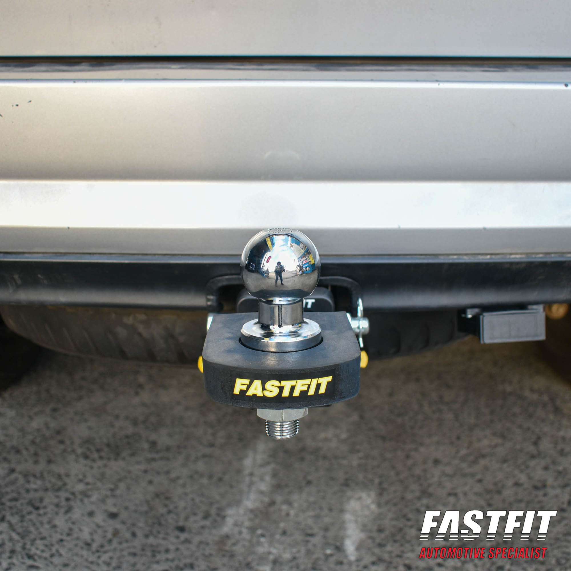 TOYOTAFORTUNERTRAILBOSSTOWBAR_FALCONTRIPLELOOPBAR-6