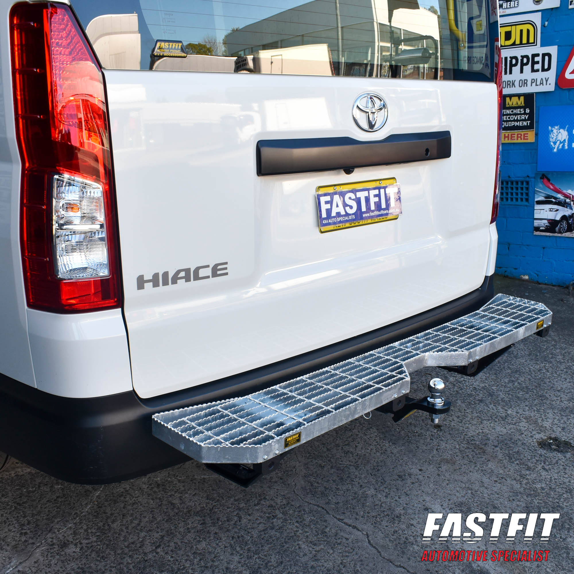 TOYOTAHIACE2019-ONGALSTEP-3