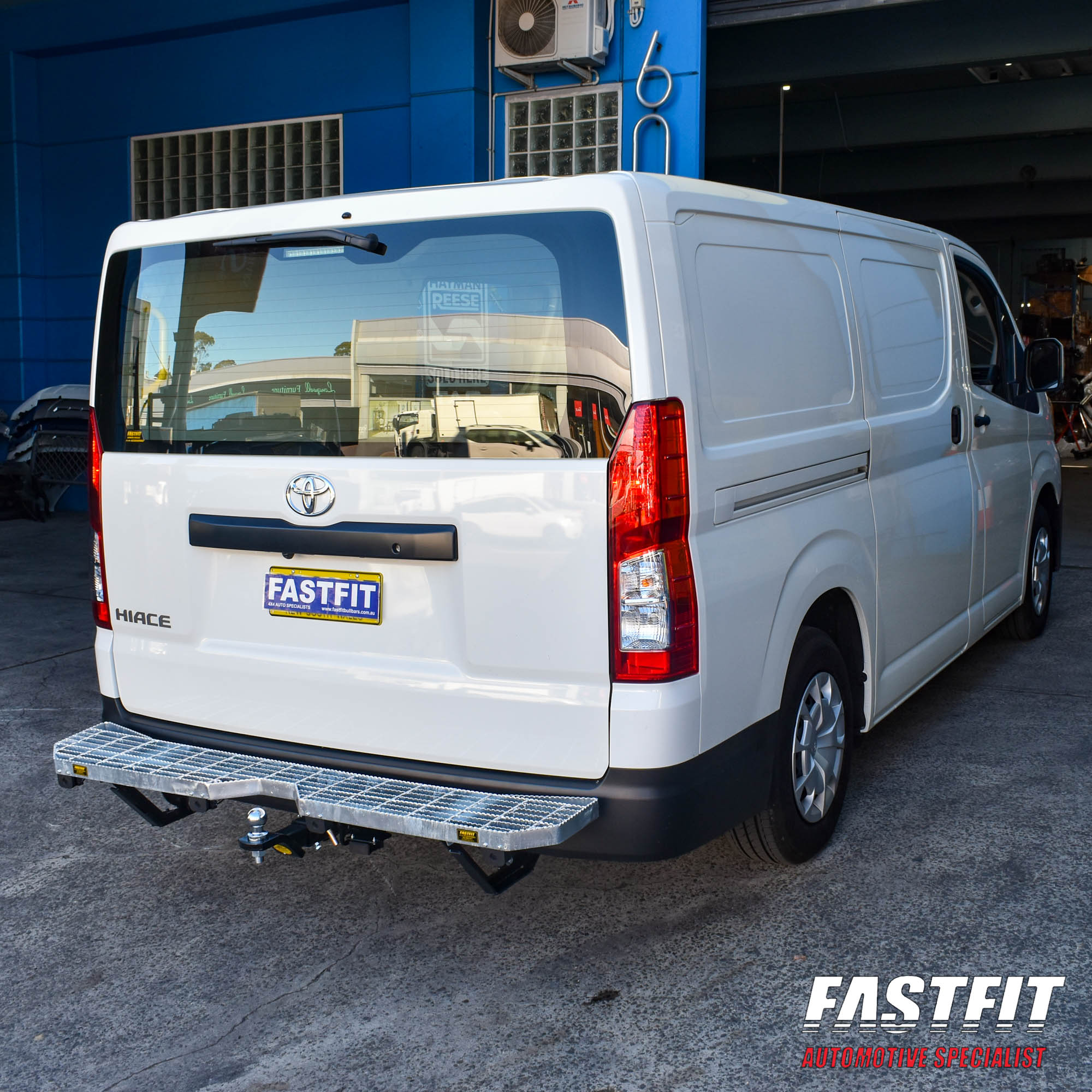 TOYOTAHIACE2019-ONGALSTEP-7