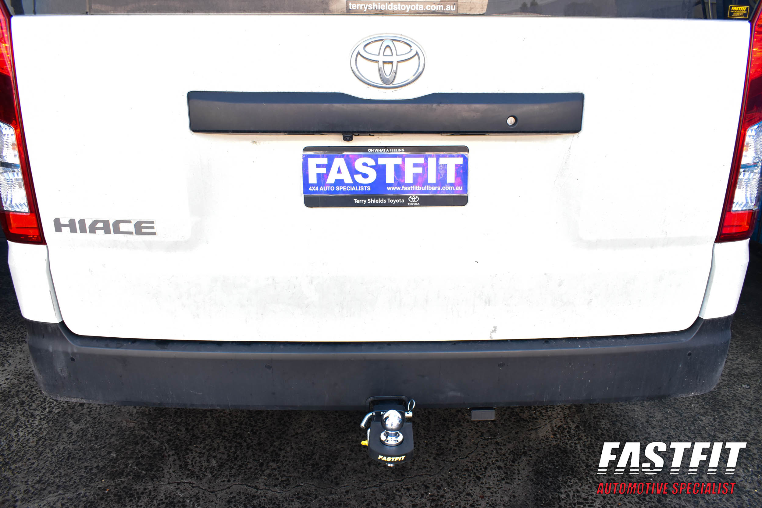 TOYOTAHIACE2019-ONTAGTOWBAR-4