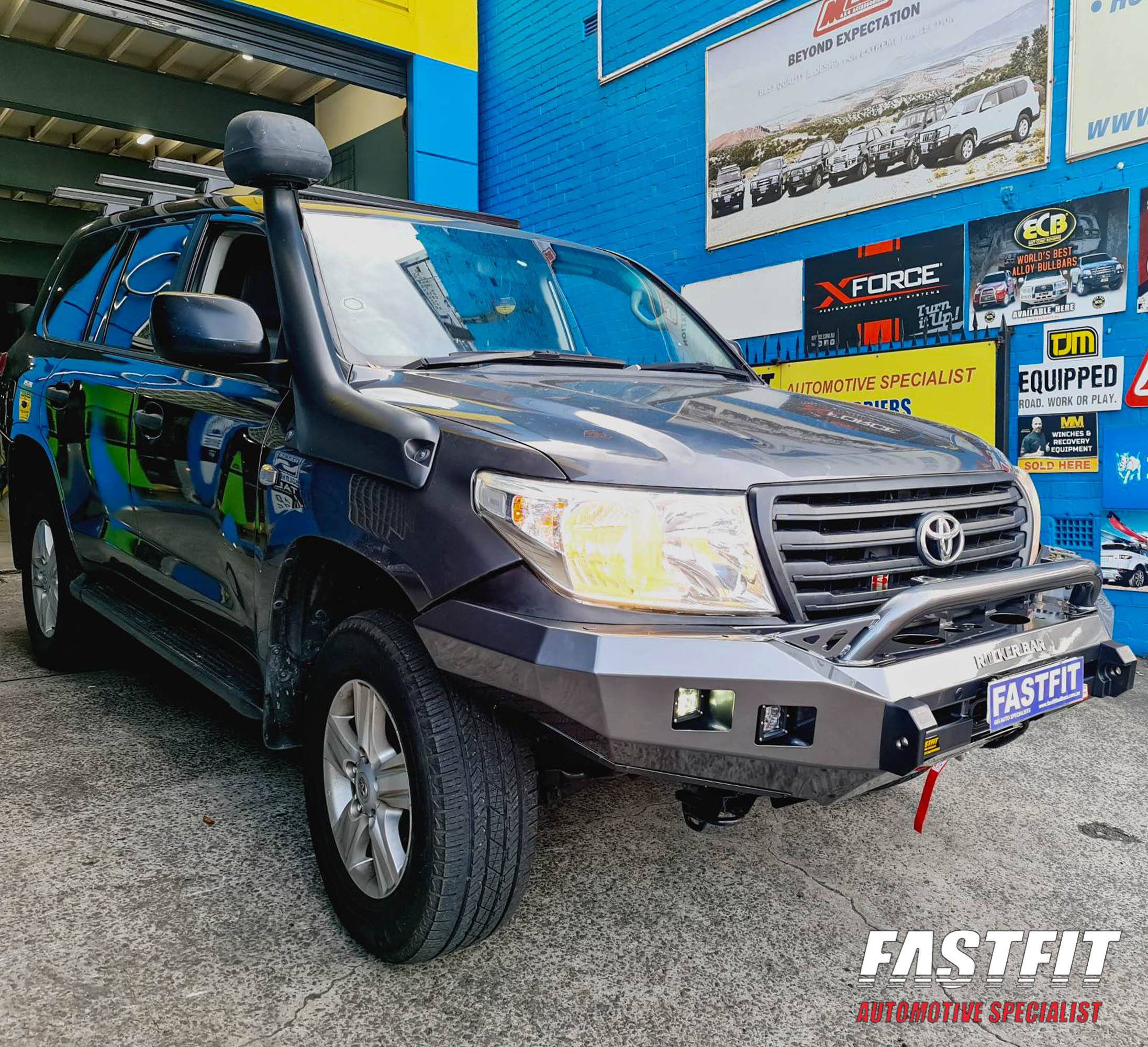 TOYOTALANDCRUISER200SERIES2015LOWLOOPROCKERBAR-1