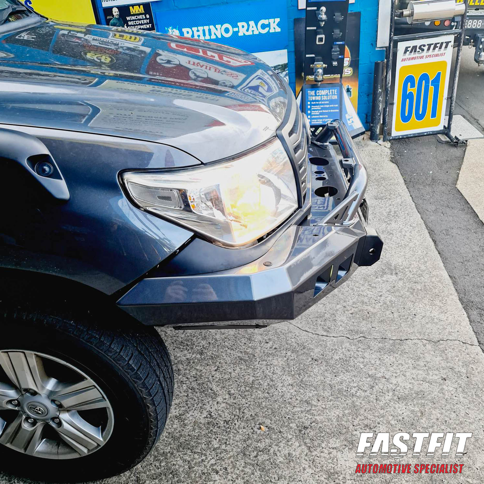 TOYOTALANDCRUISER200SERIES2015LOWLOOPROCKERBAR-2