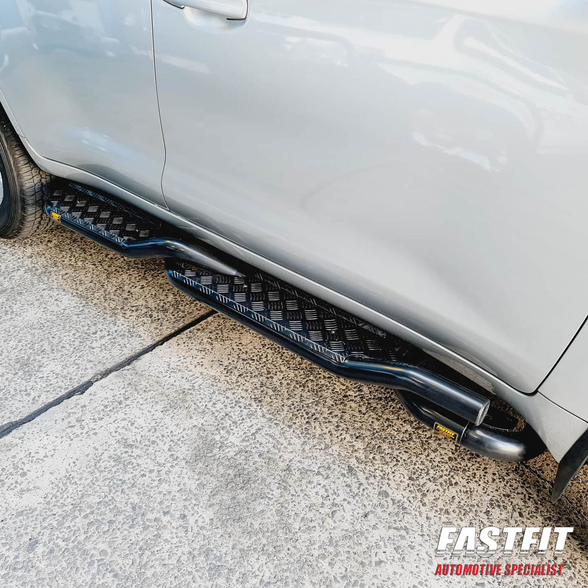 TOYOTALANDCRUISER200SERIESPHOENIXBAR_SNORKEL_SIDESTEPS-3