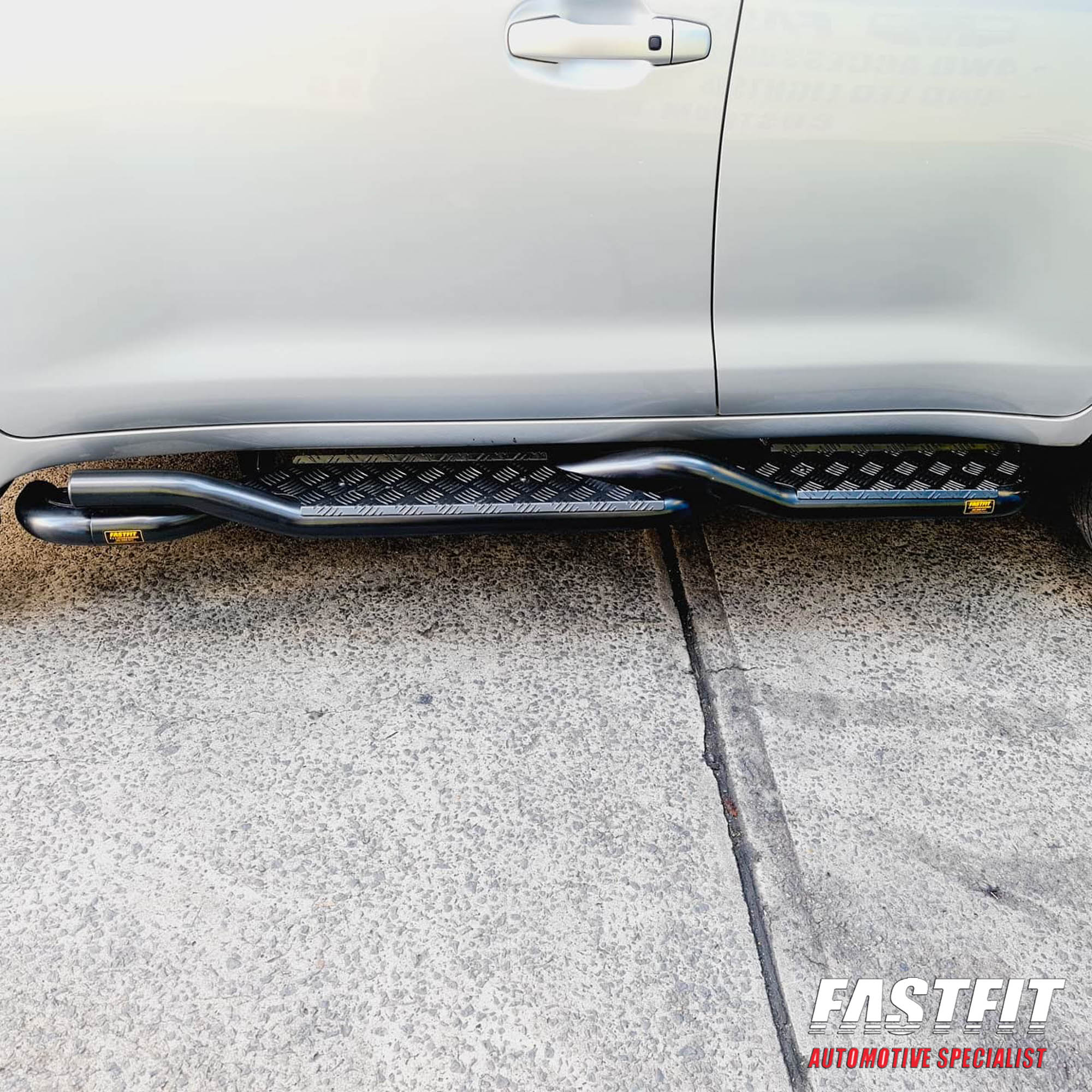 TOYOTALANDCRUISER200SERIESPHOENIXBAR_SNORKEL_SIDESTEPS-4