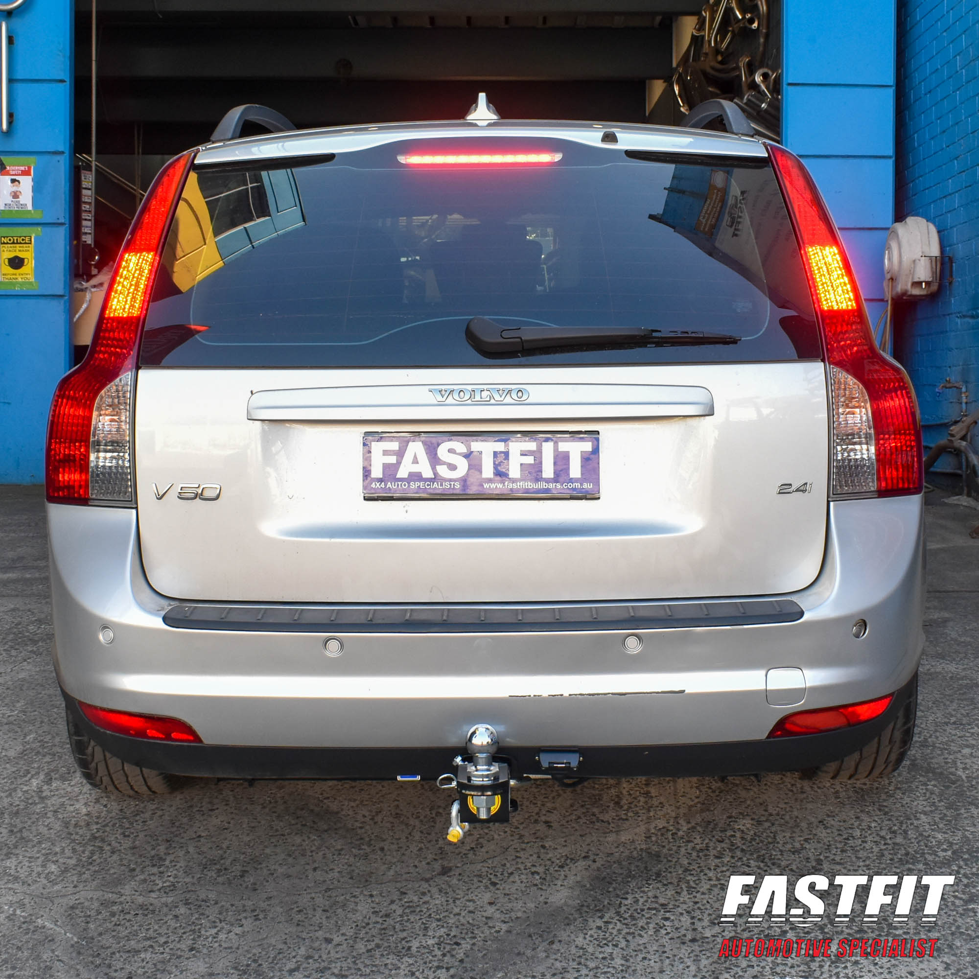 VOLVOV50HAYMANREESETOWBAR-1
