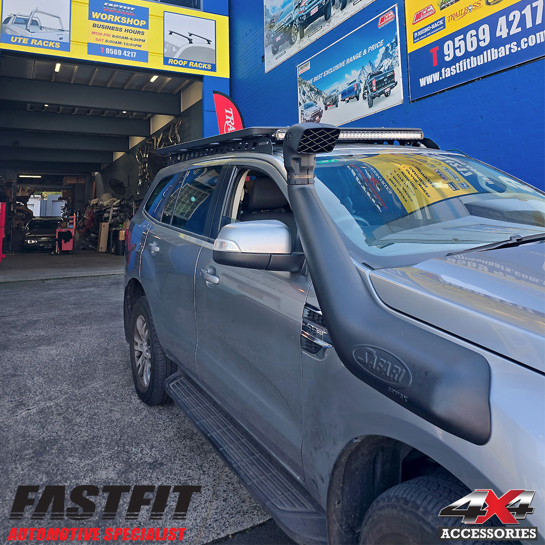 everest-2015-on-safari-snorkel-1