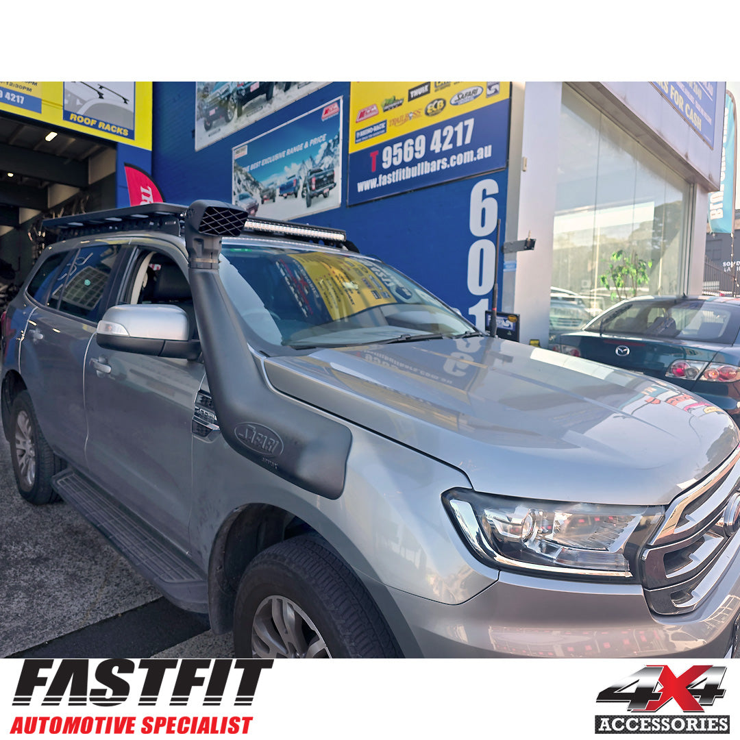 everest-2015-on-safari-snorkel