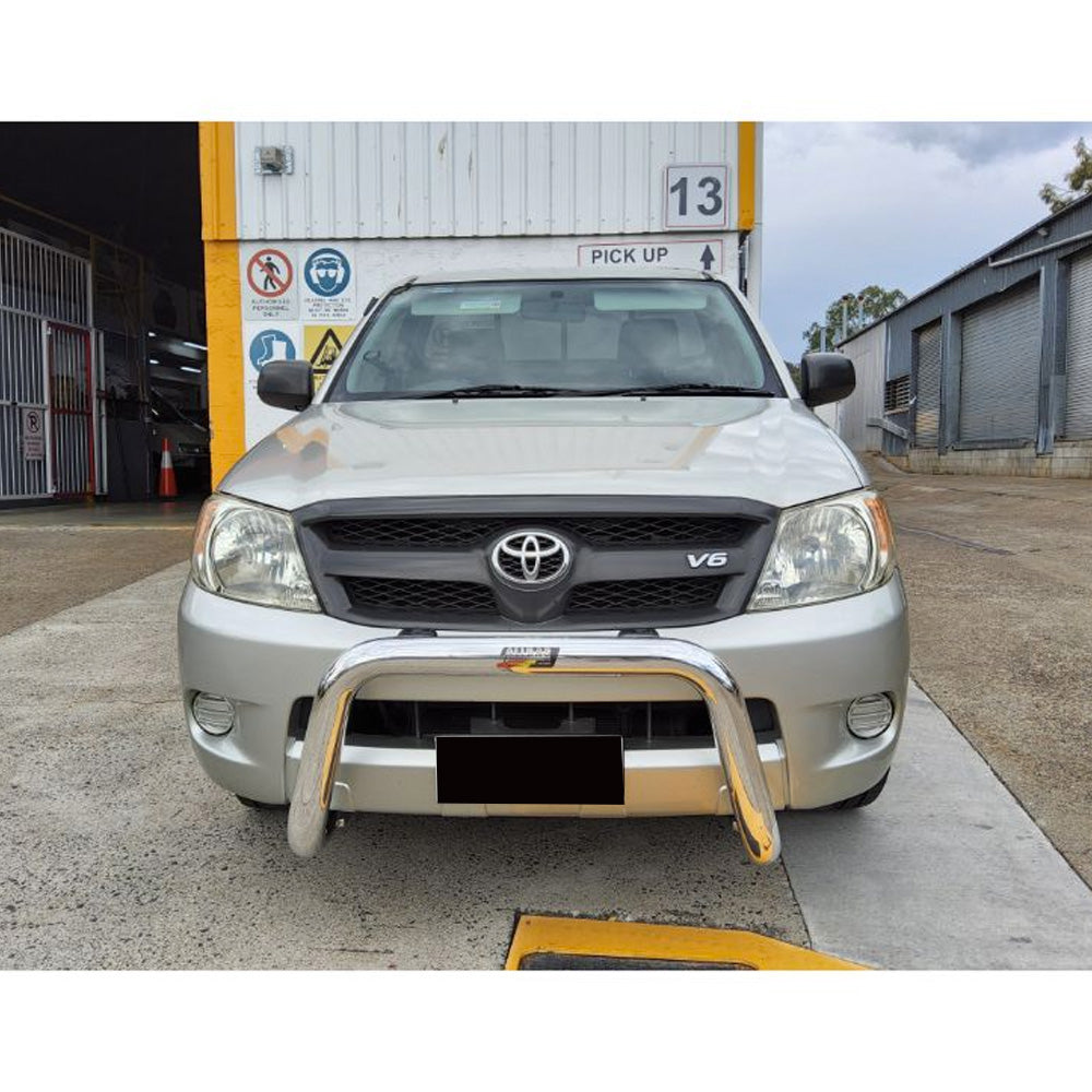 hilux-2007-polished-nudge-bar