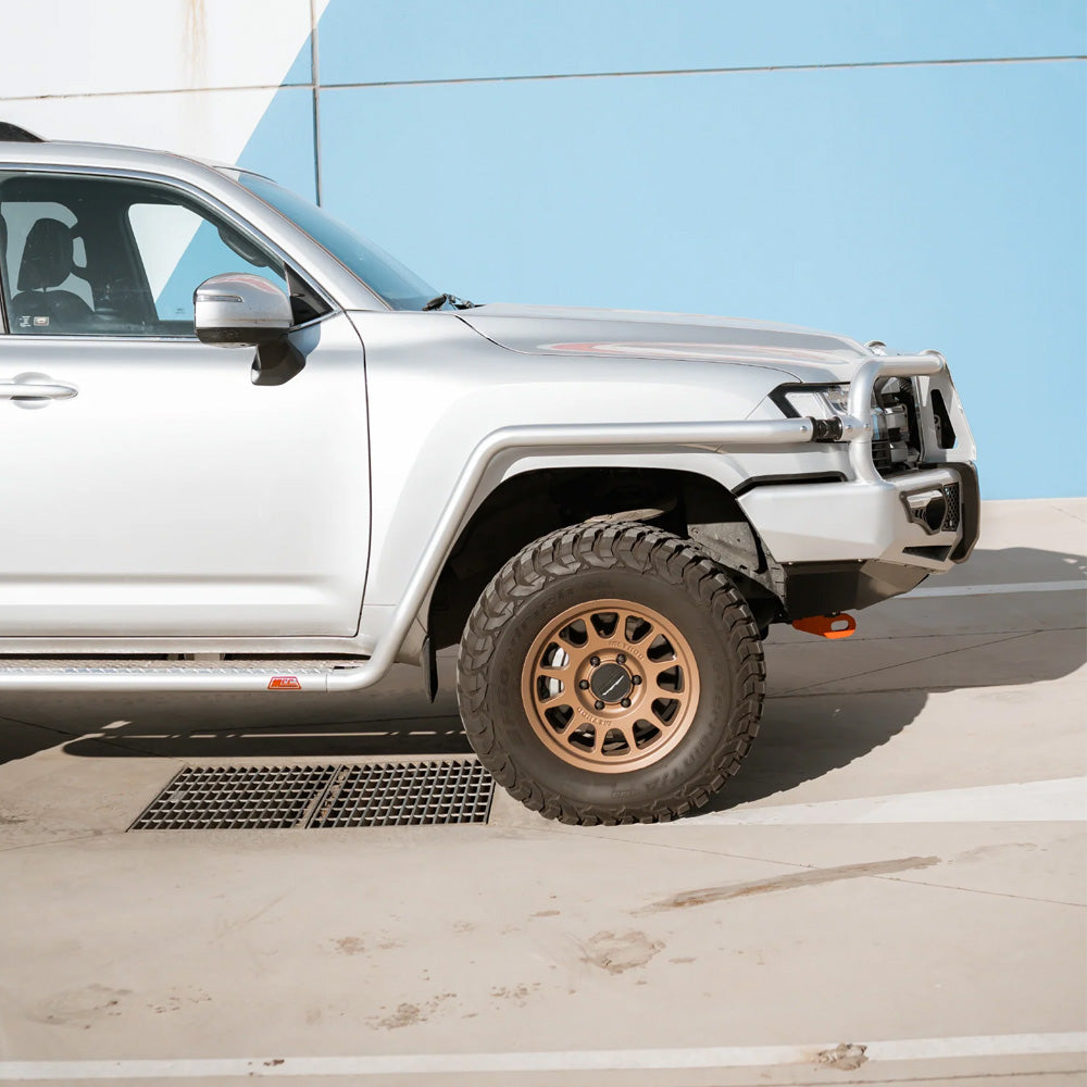 landcruiser-300s-sidestep-rails-chrome-2